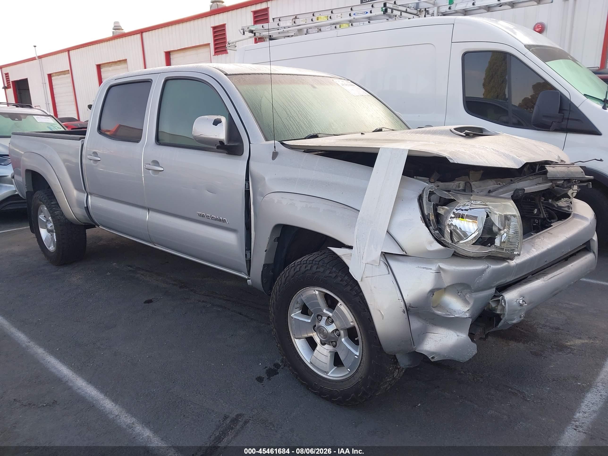 2008 Toyota Tacoma PreRunner, VIN 5TEKU72N88Z477446 — Перед