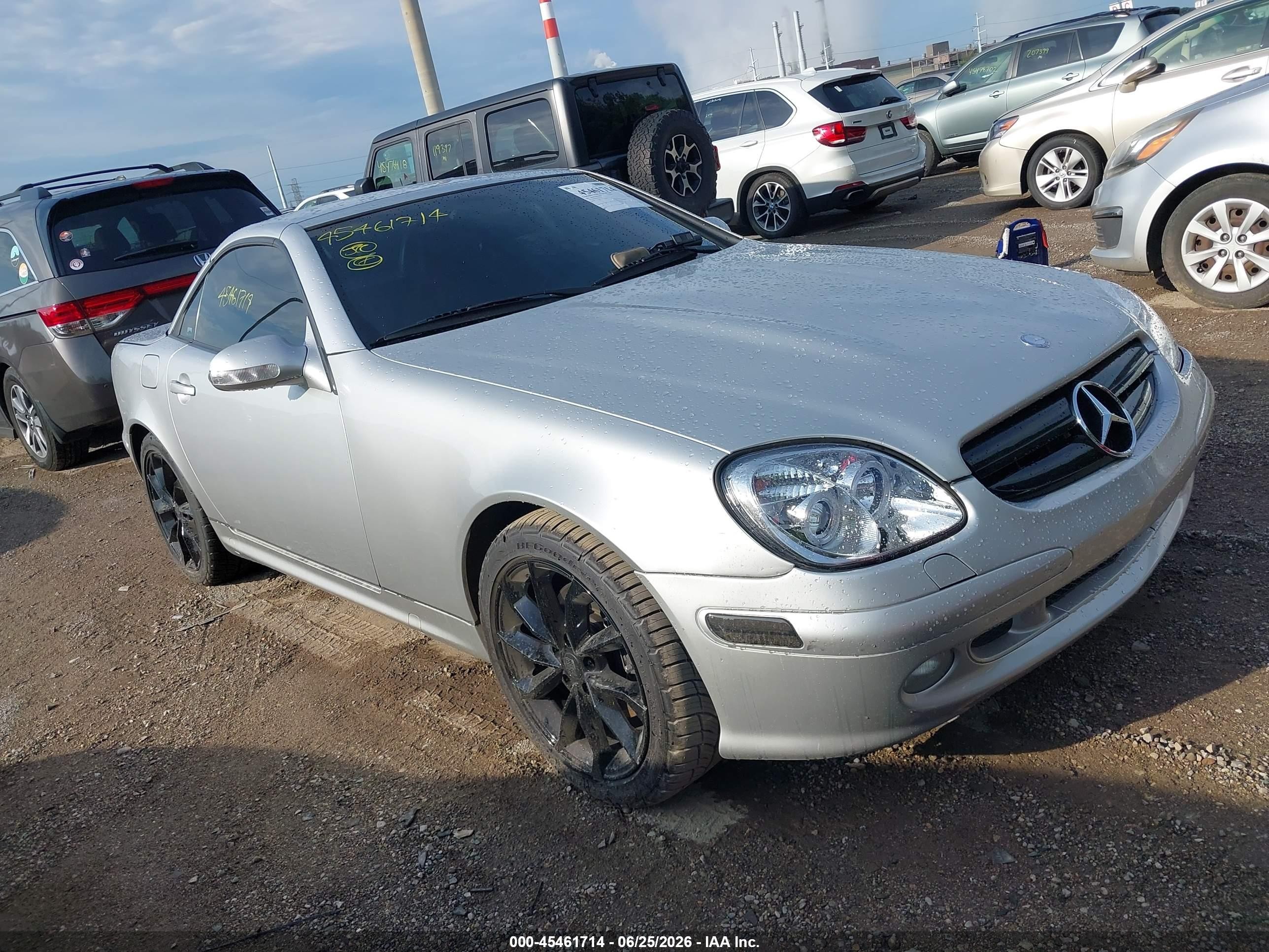 2002 Mercedes-Benz SLK 320, VIN WDBKK65F92F241251 — Normal wear