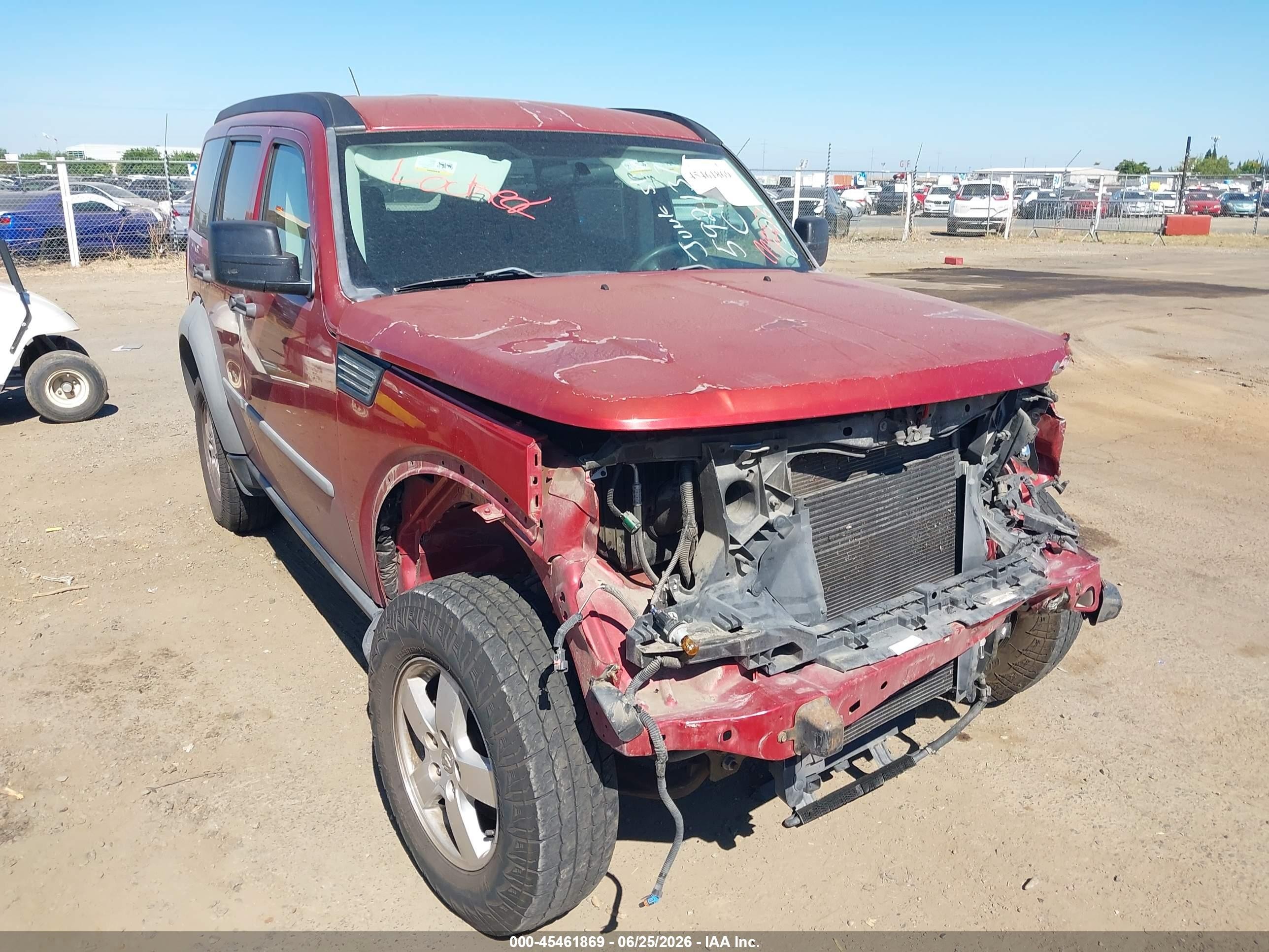 2007 Dodge Nitro SXT, VIN 1D8GT28K37W592137 — Front end