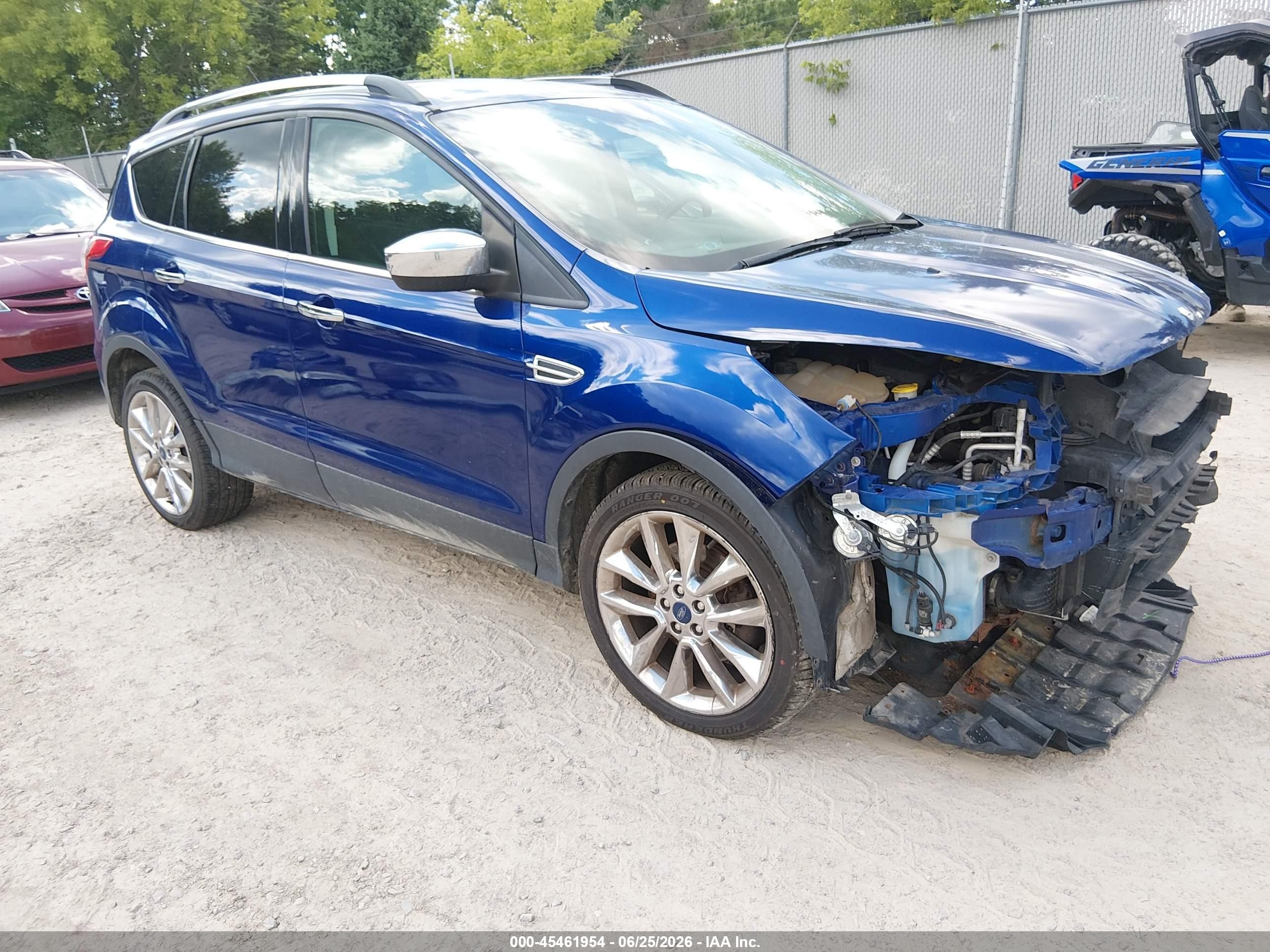 2015 Ford Escape SE, VIN 1FMCU9G93FUB76063 — Front end