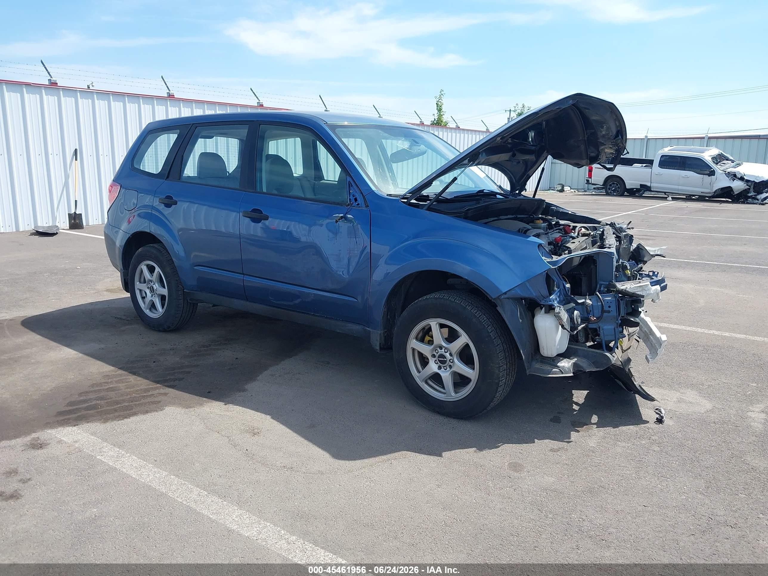 2010 Subaru Forester X, VIN JF2SH6AC6AH757552 — Front end