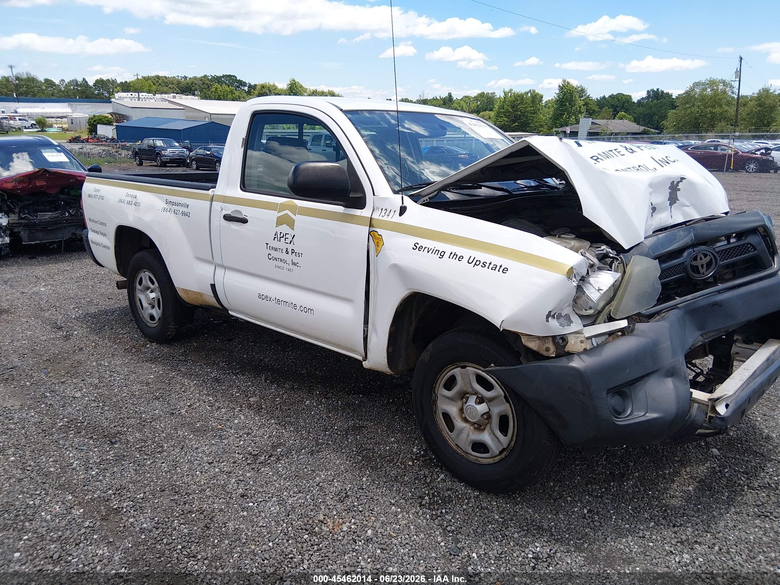 2014 Toyota Tacoma, VIN 5TFNX4CN8EX040762 — Front end