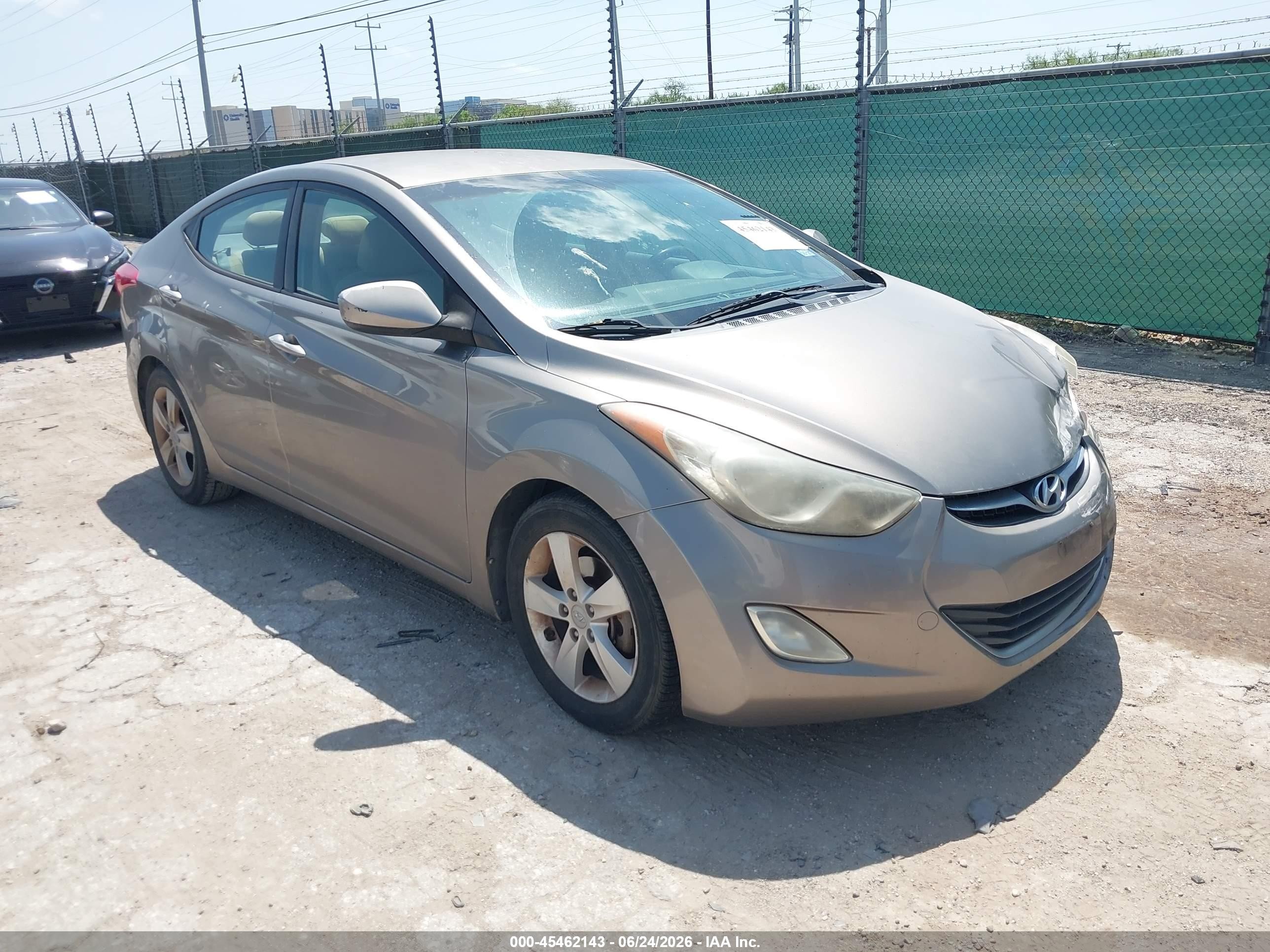2013 Hyundai Elantra GLS, VIN 5NPDH4AE4DH223856 — Front end