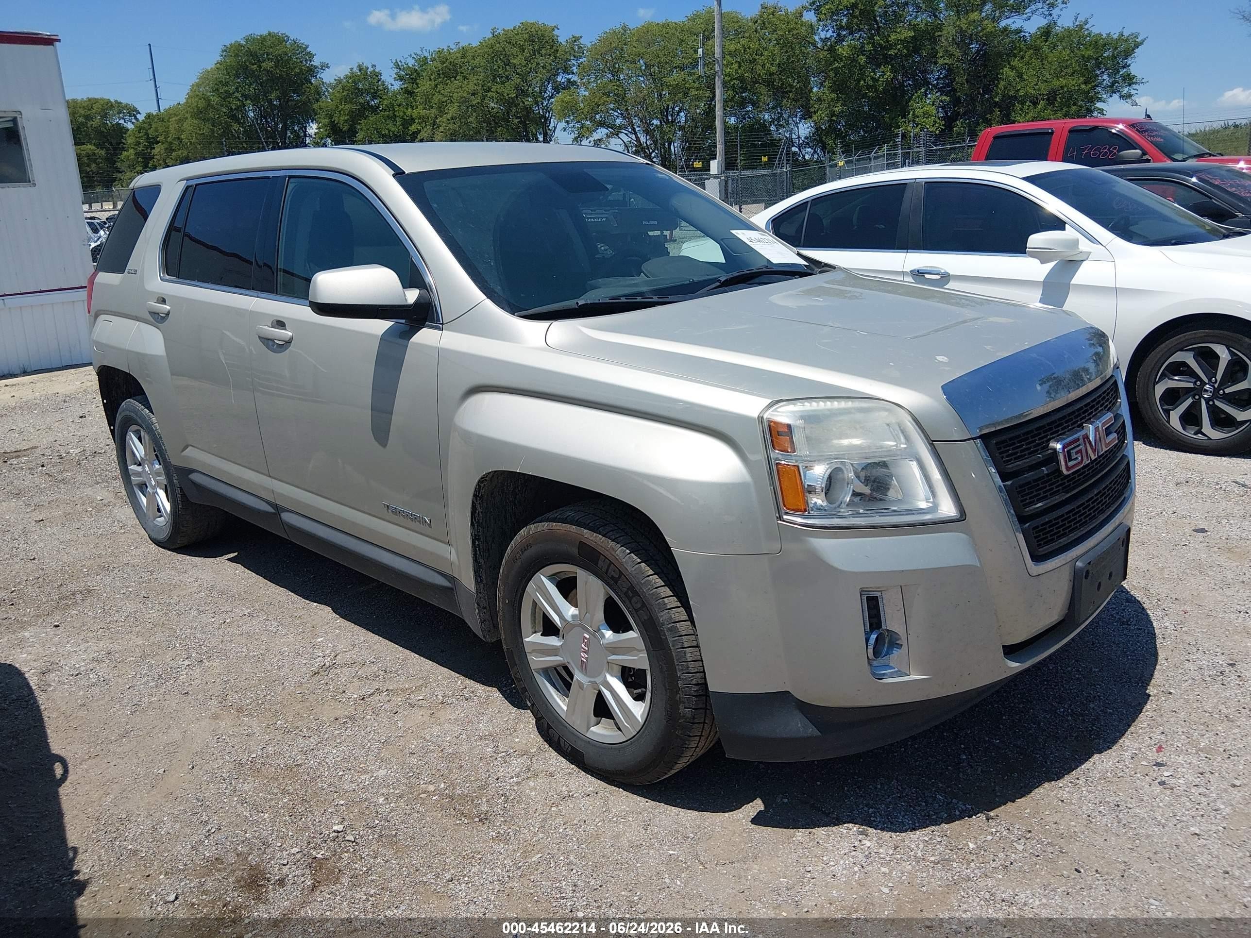 2015 GMC Terrain SLE, VIN 2GKALMEK7F6196231 — Rear end