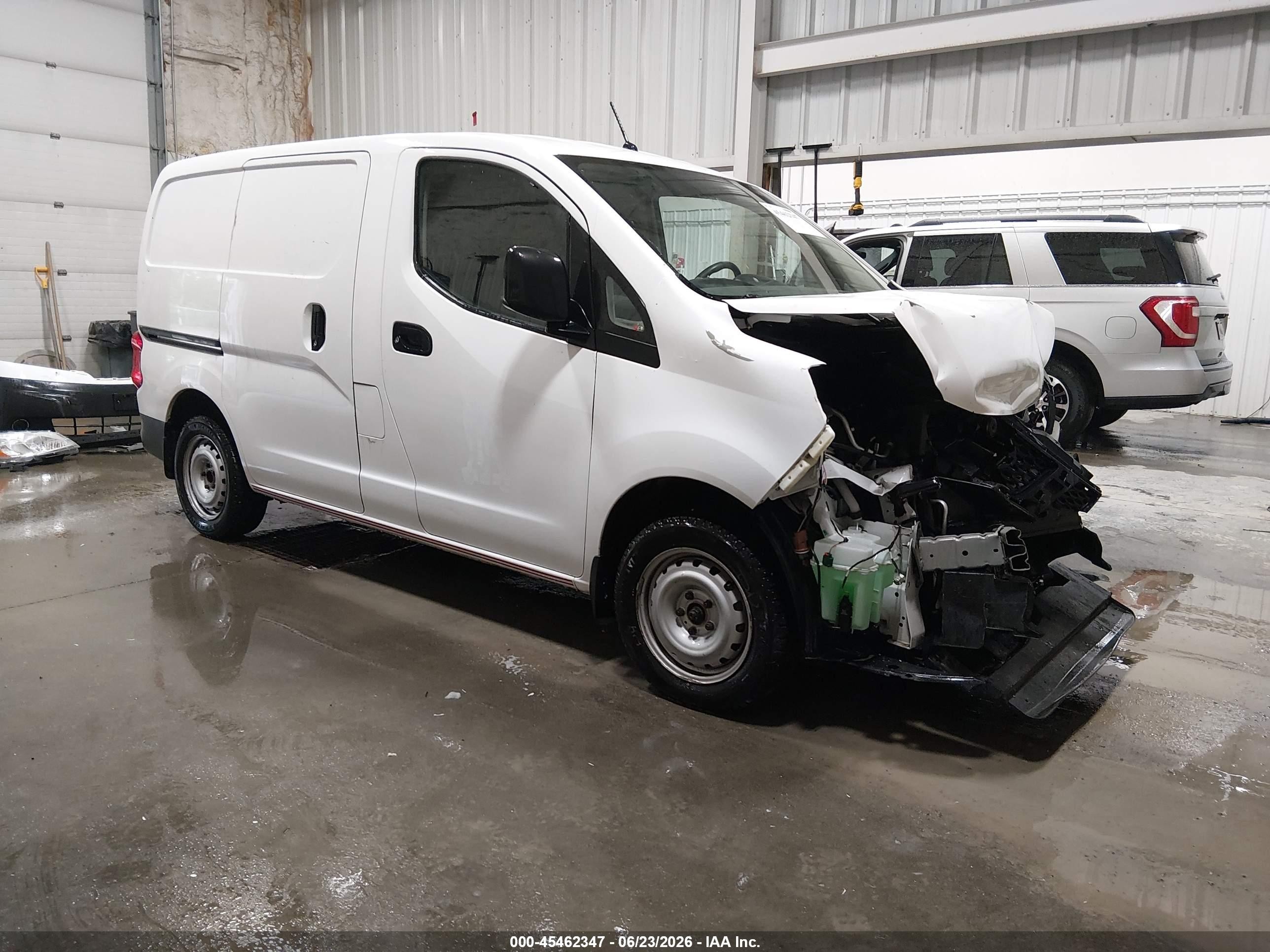 2019 Nissan NV200 S, VIN 3N6CM0KN1KK710513 — Front end