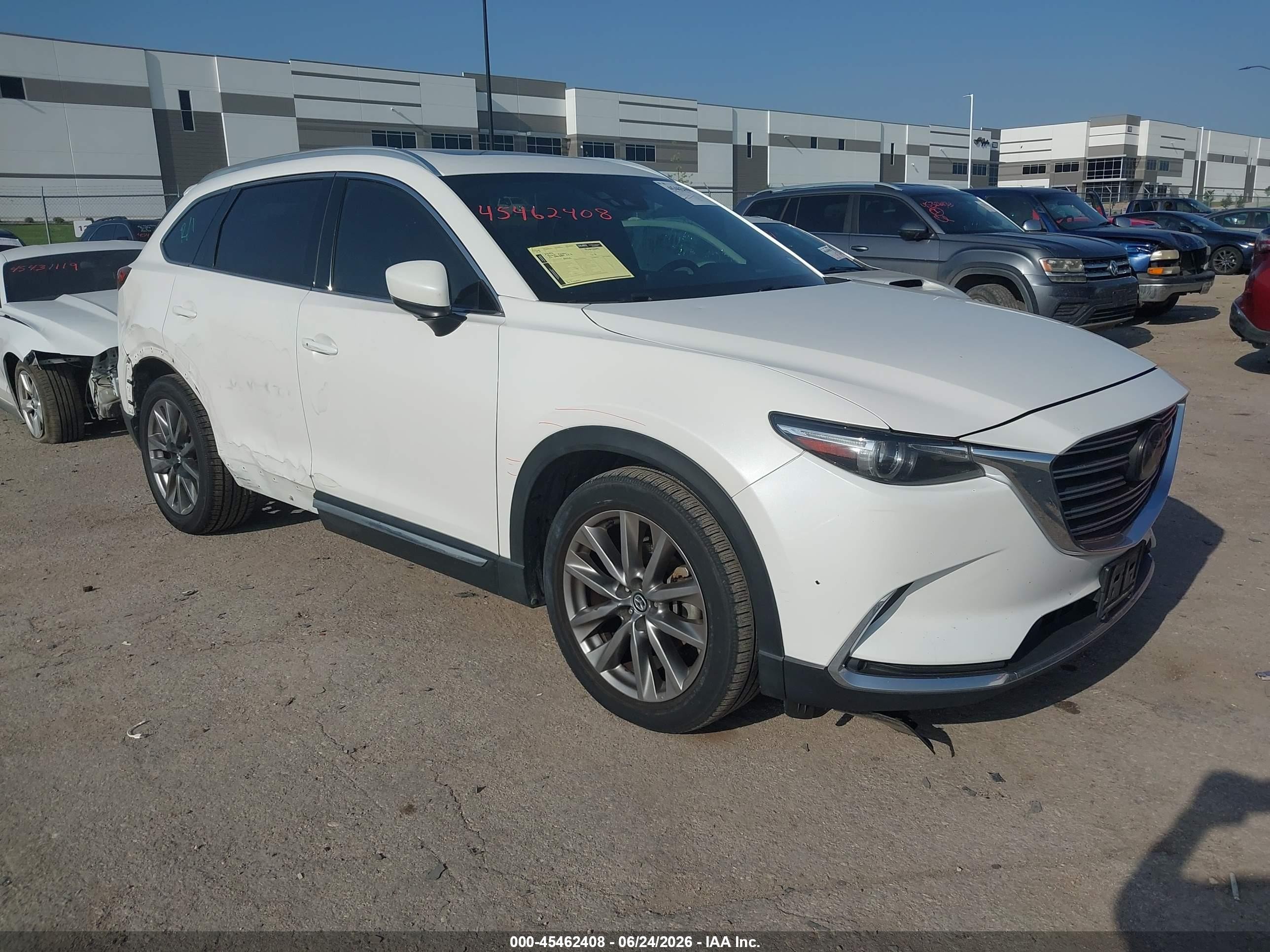2017 Mazda CX-9 Signature, VIN JM3TCBEY3H0137001 — Бок