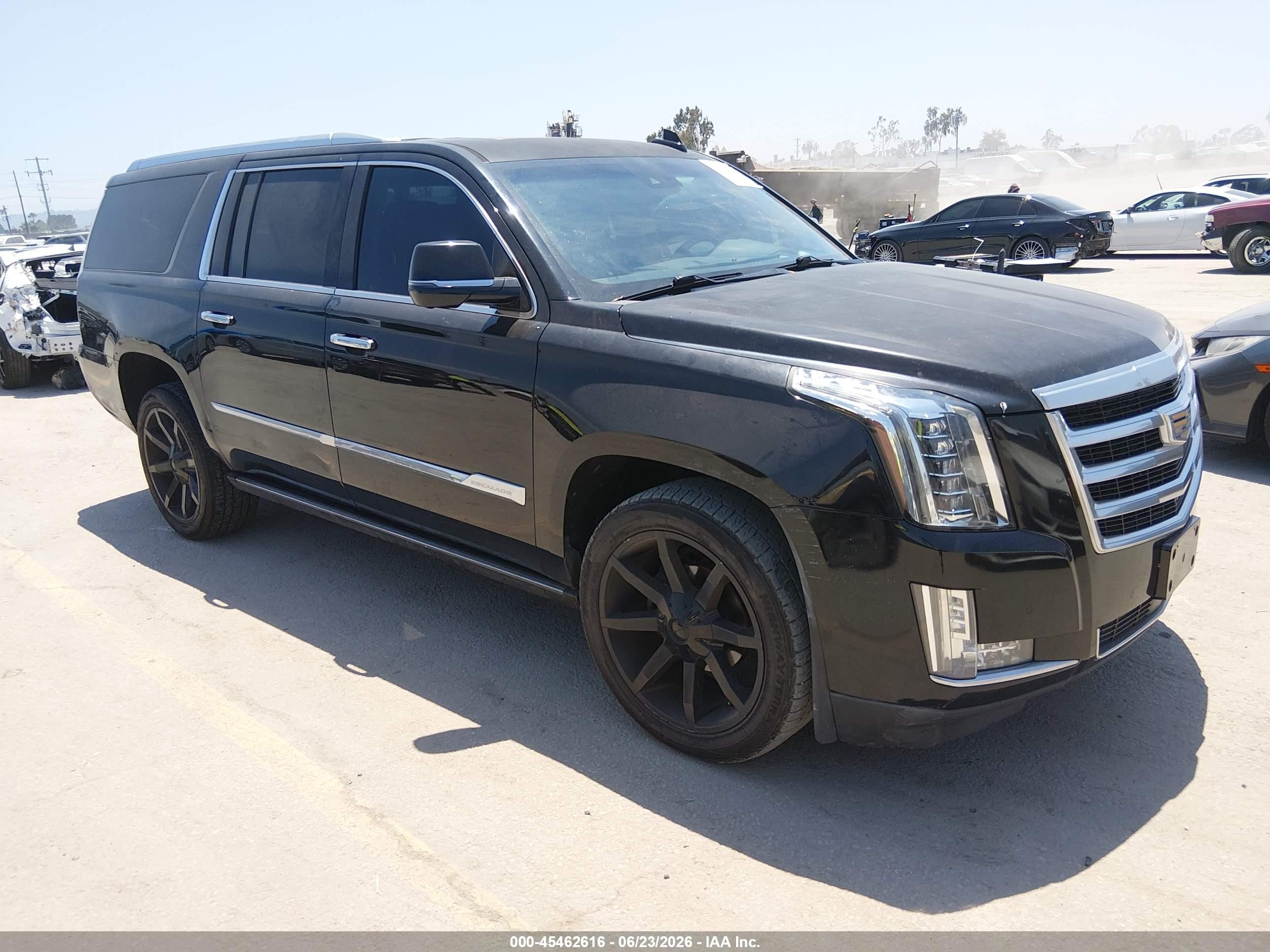 2015 Cadillac Escalade ESV Premium, VIN 1GYS4TKJ3FR665963 — Side