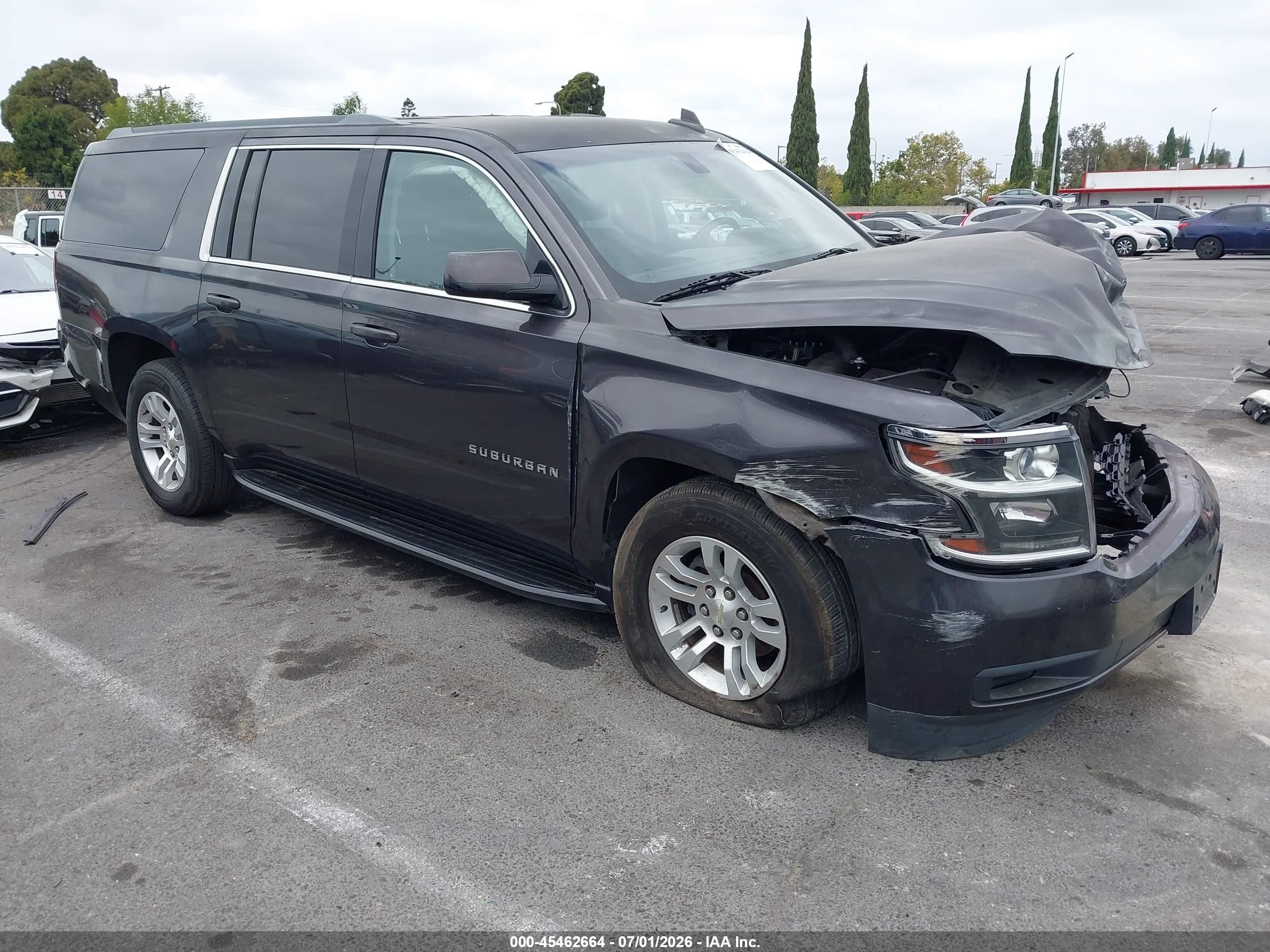 2017 Chevrolet Suburban LS, VIN 1GNSCGKC1HR295477 — Front end