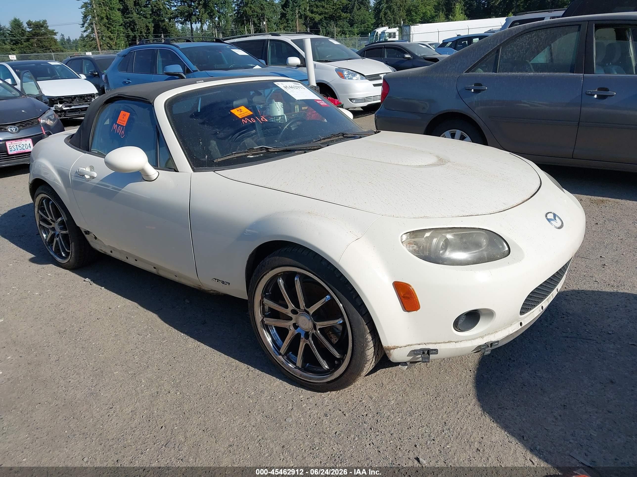 2006 Mazda MX-5 Miata Touring, VIN JM1NC25F860117274 — Normal wear
