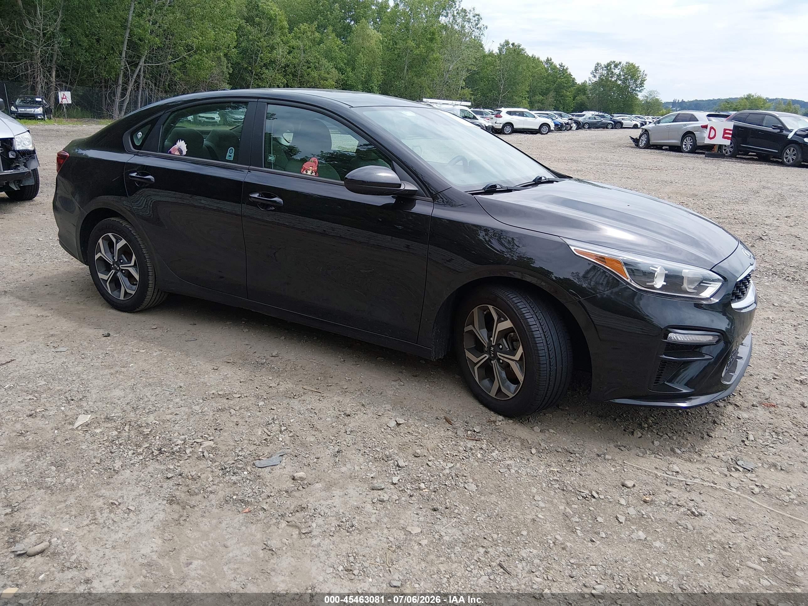 2021 Kia Forte LXS, VIN 3KPF24AD5ME313149 — Front end
