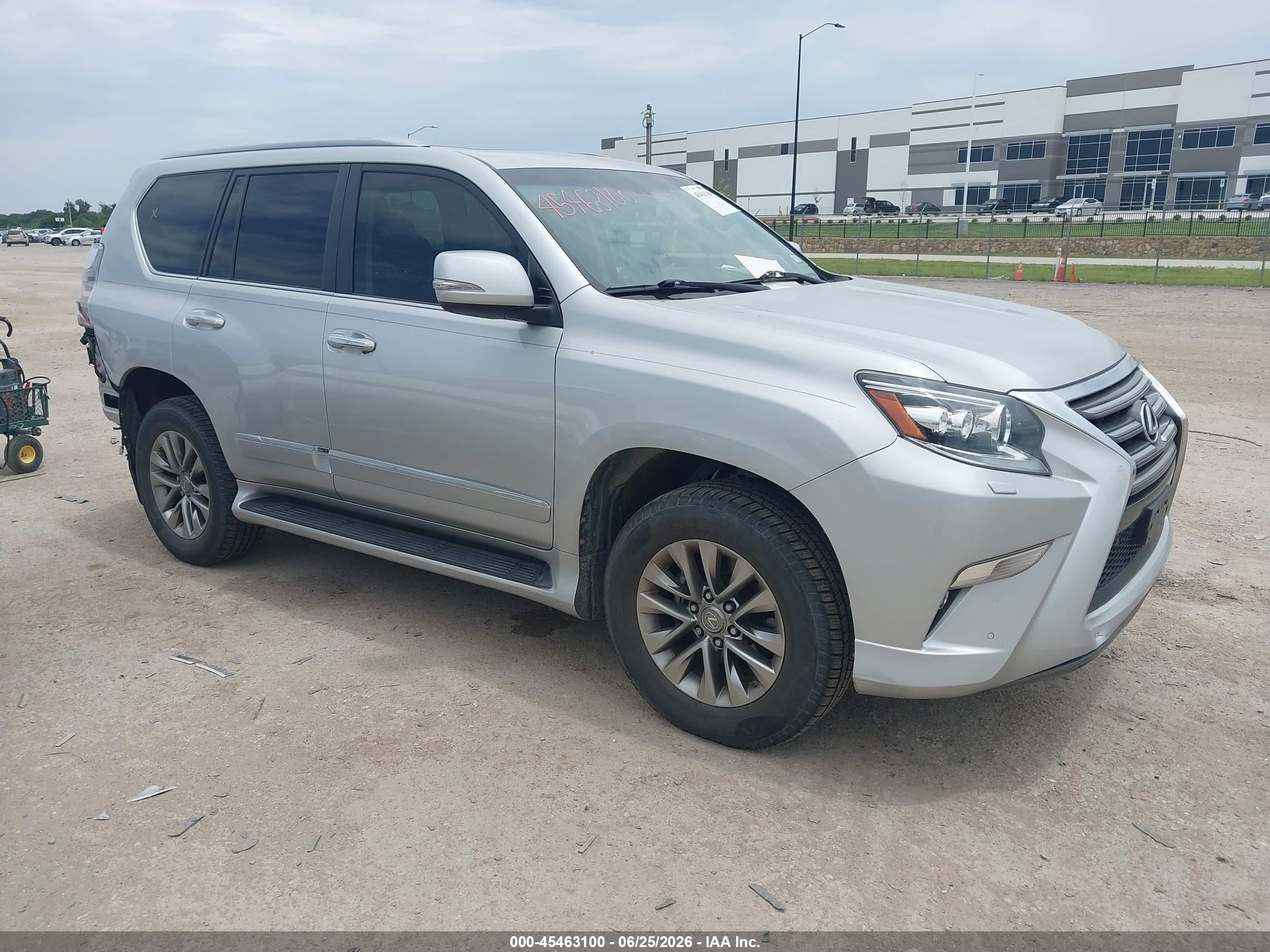 2014 Lexus GX 460 Luxury, VIN JTJJM7FX1E5077649 — Rear end