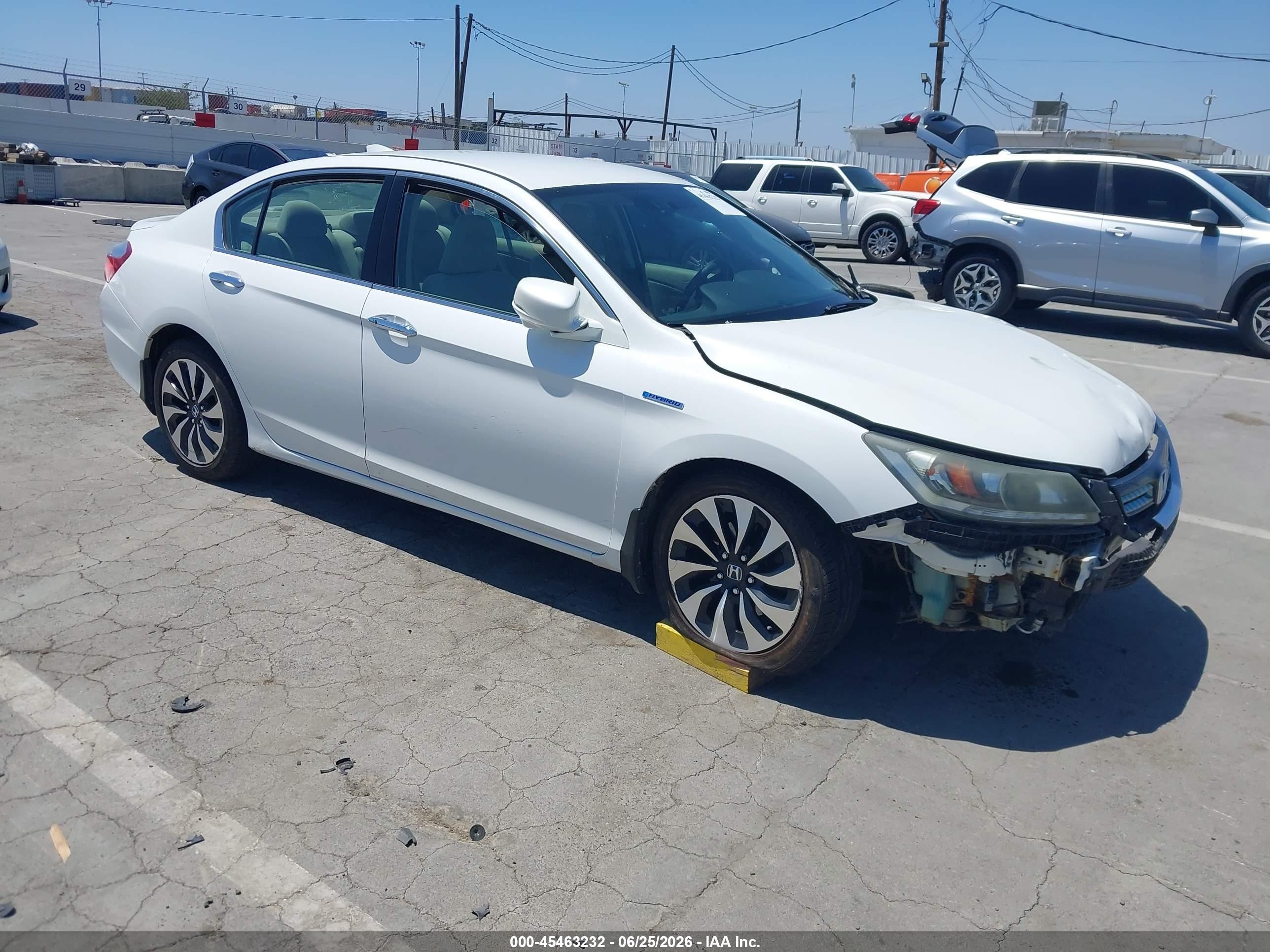 2015 Honda Accord, VIN 1HGCR6F37FA008687 — Front end