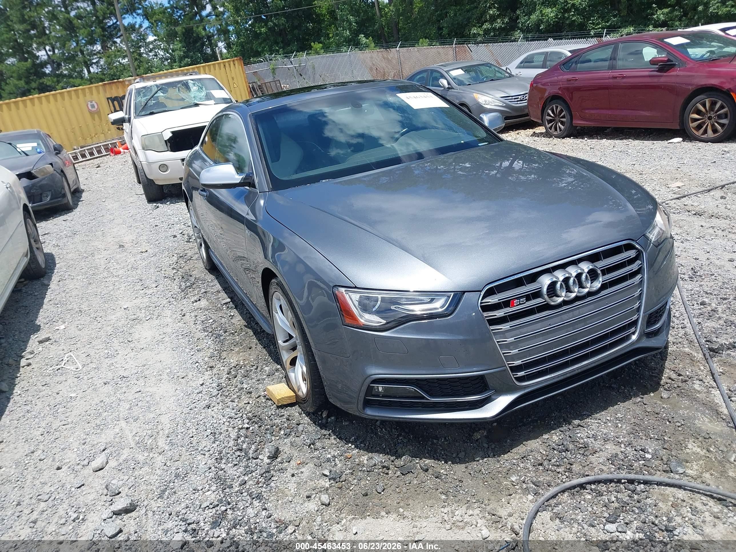 2013 Audi S5 Premium Plus, VIN WAUCGAFR7DA034339 — Перед