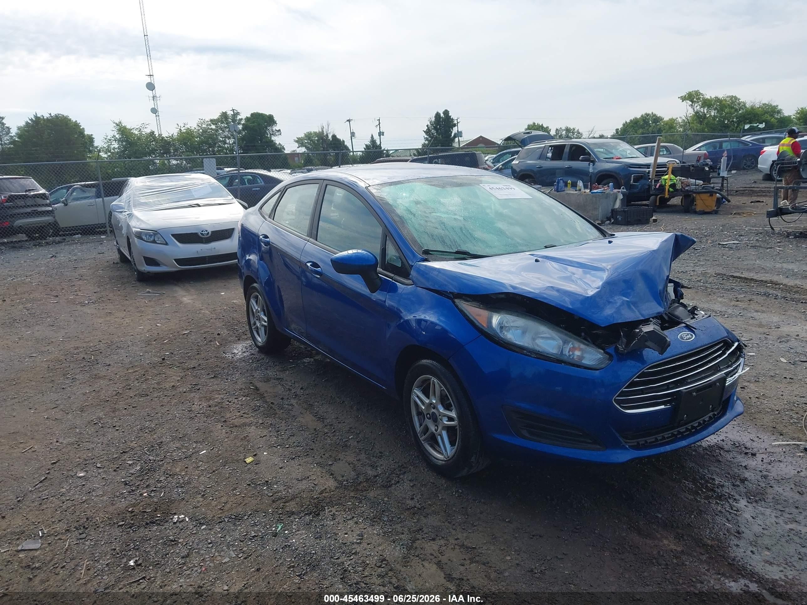 2019 Ford Fiesta SE, VIN 3FADP4BJ4KM141704 — Front end