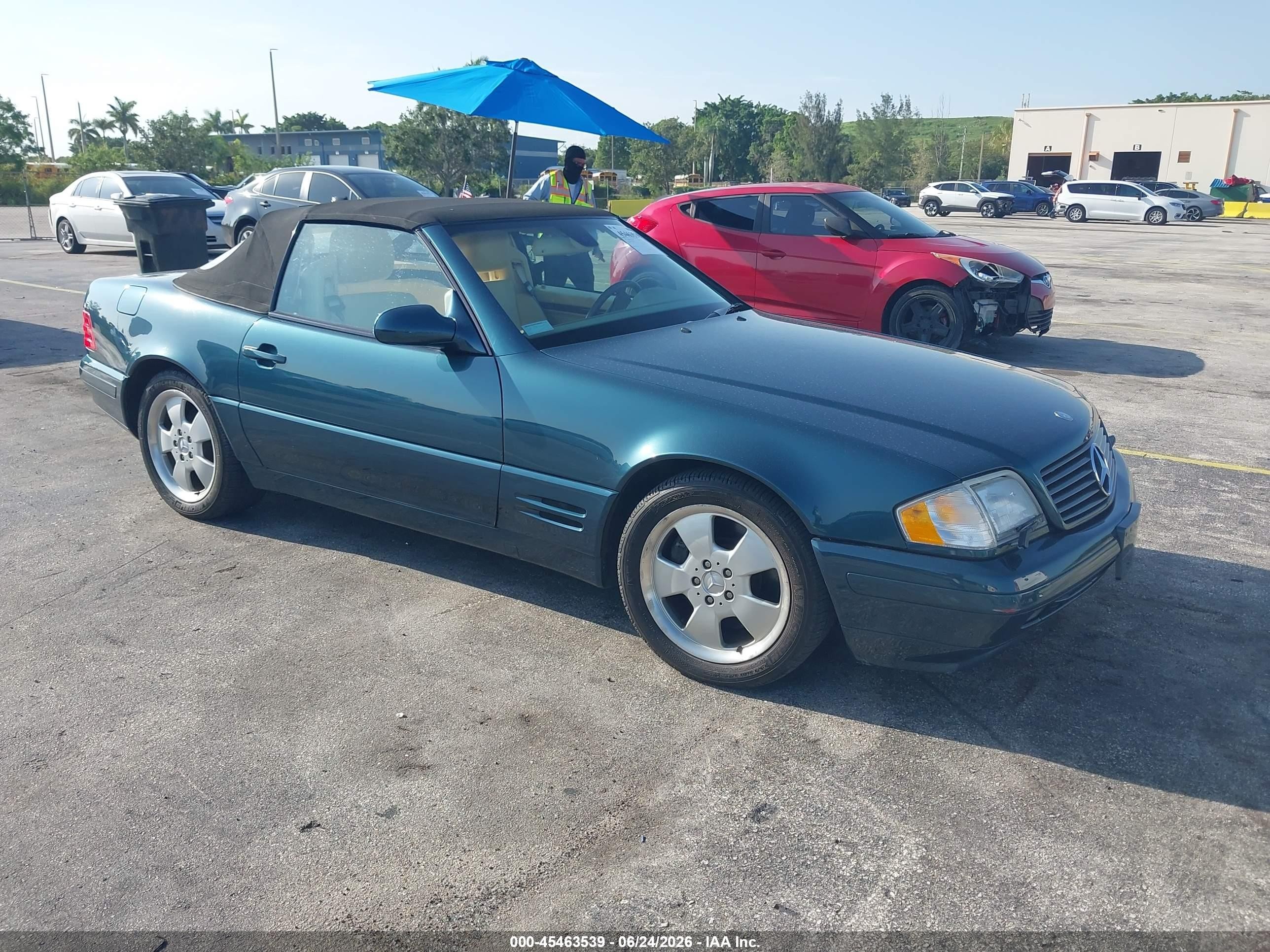 1999 Mercedes-Benz SL 500, VIN WDBFA68F0XF185207 — Normal wear