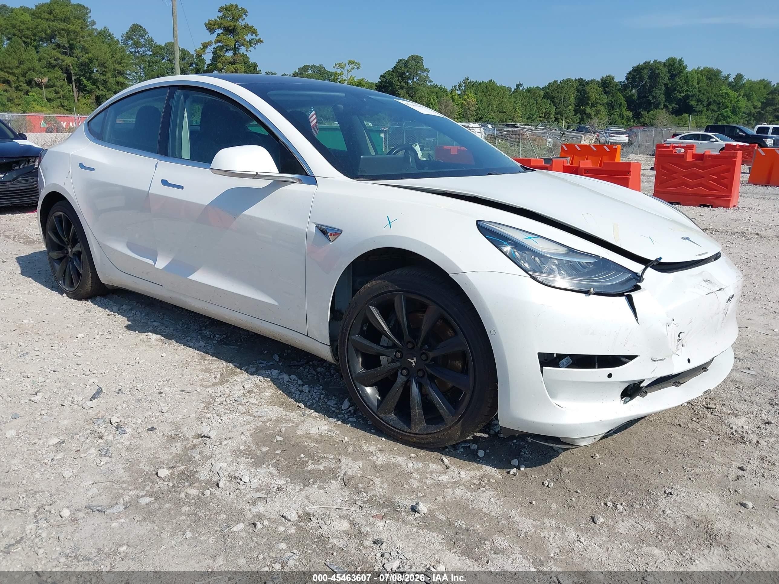 2018 Tesla Model 3 Long Range Battery, VIN 5YJ3E1EA1JF008181 — Front end
