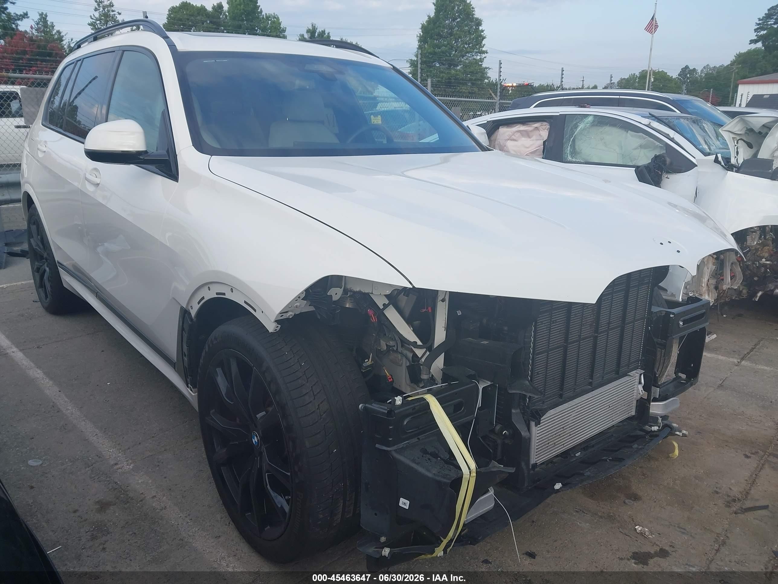2023 BMW X7 xDrive40i, VIN 5UX23EM05P9R61477 — Front end
