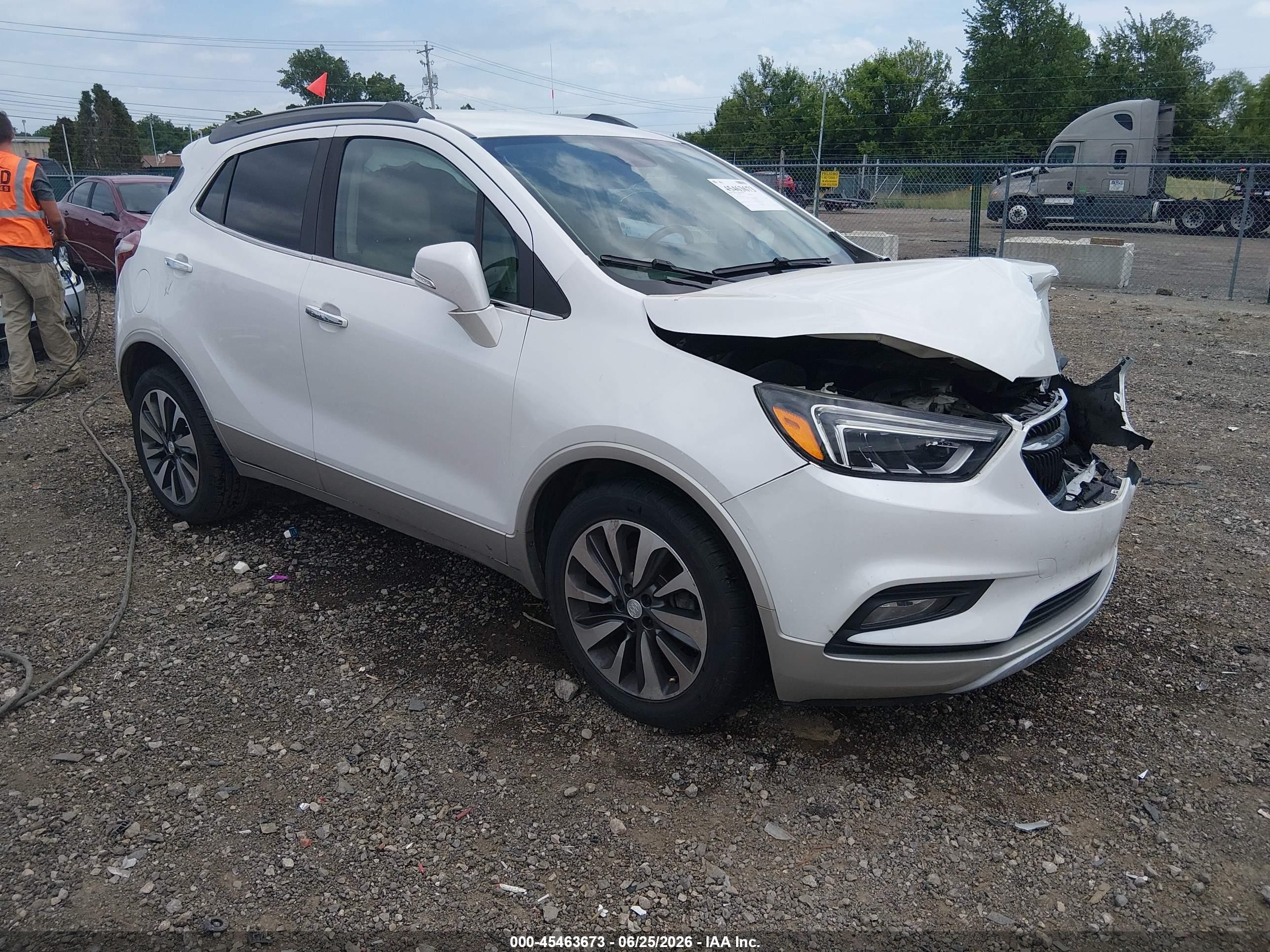 2017 Buick Encore Essence, VIN KL4CJCSB9HB117872 — Front end
