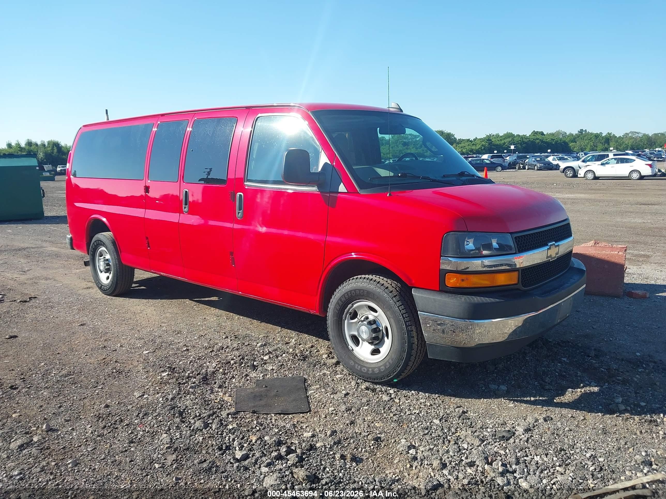 2017 Chevrolet Express Passenger LT, VIN 1GAZGPFG1H1244867 — Normal wear