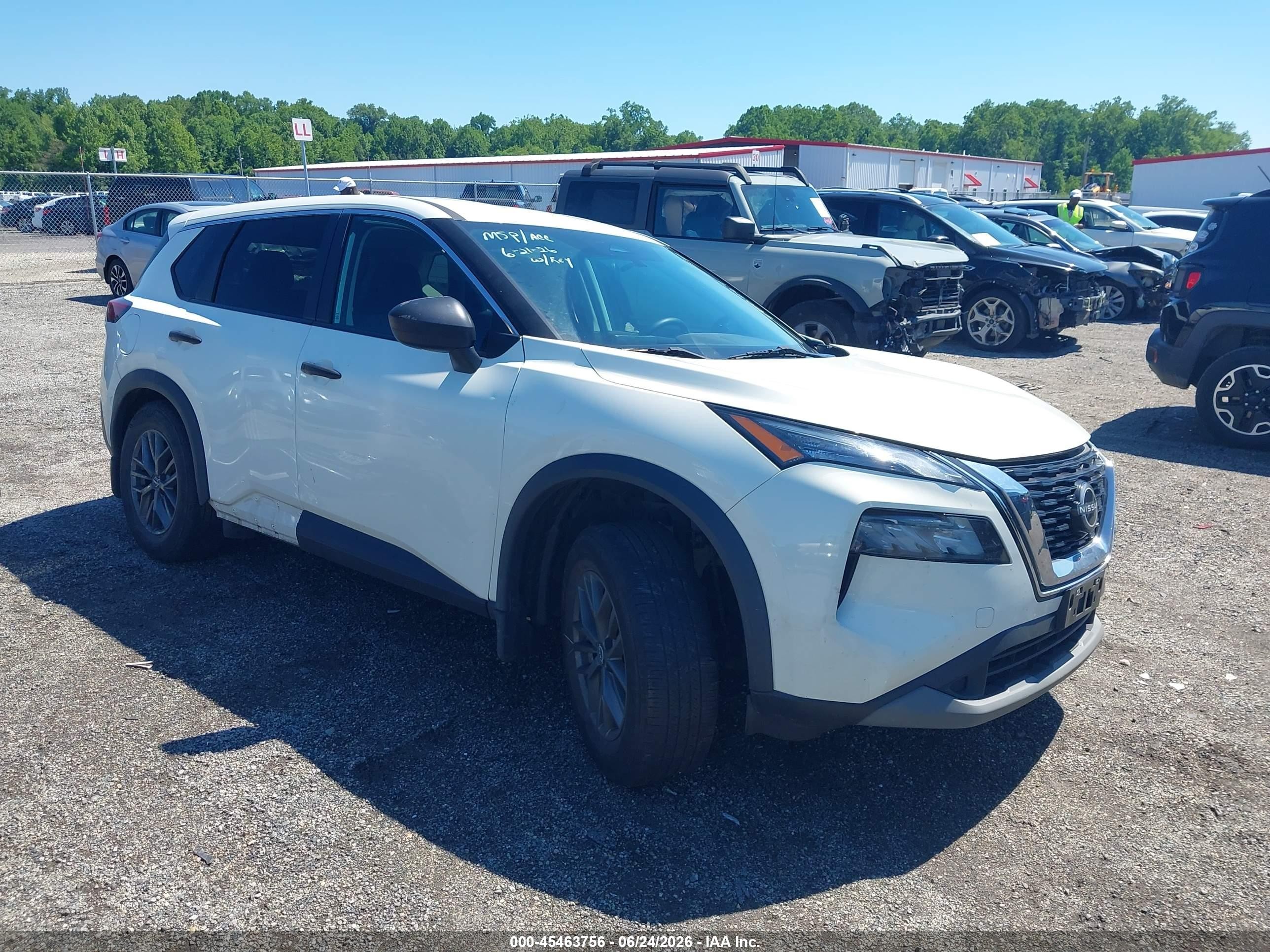 2022 Nissan Rogue S, VIN 5N1BT3AA0NC700207 — Side