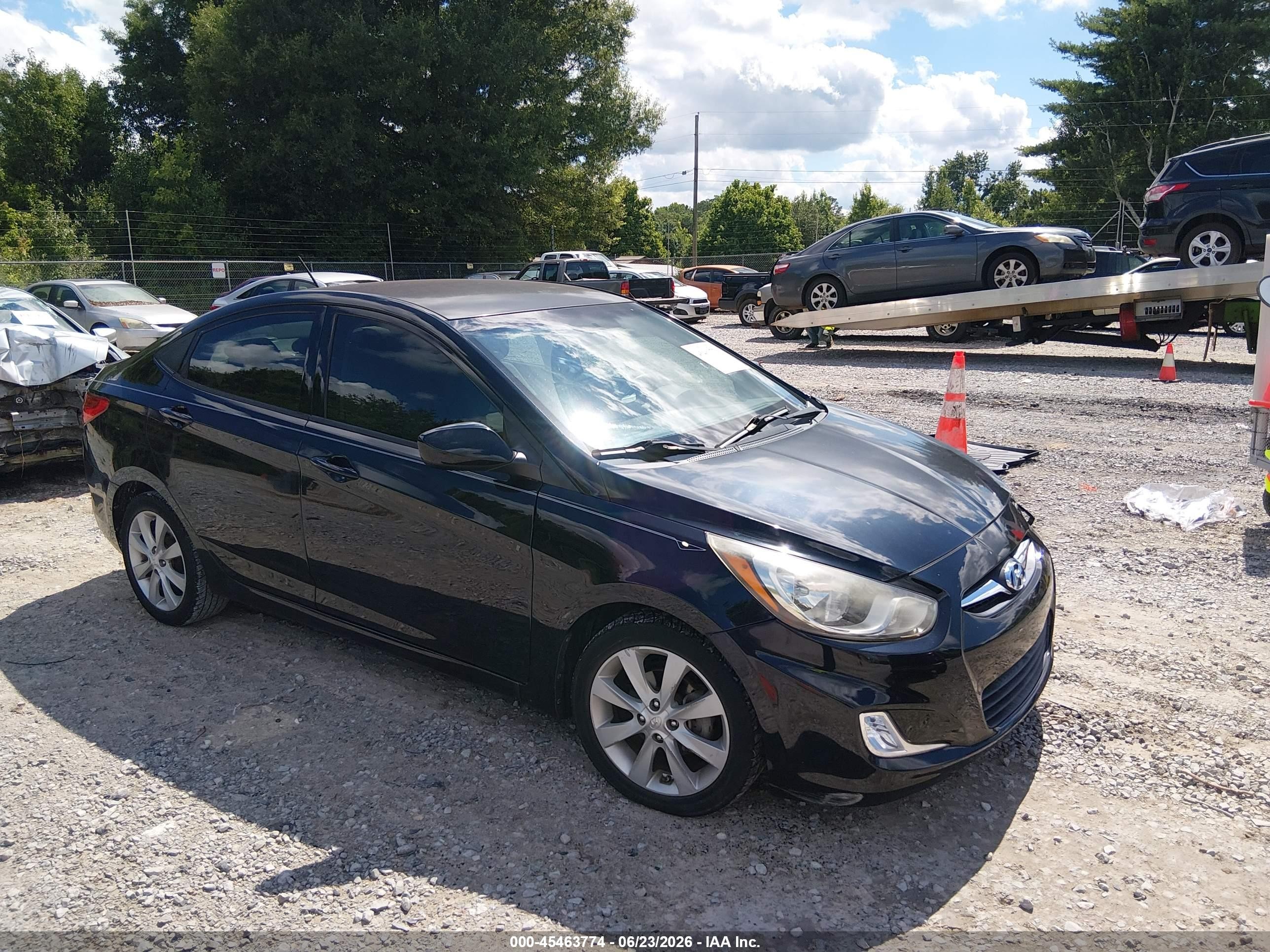 2012 Hyundai Accent GLS, VIN KMHCU4AE8CU070387 — Front end