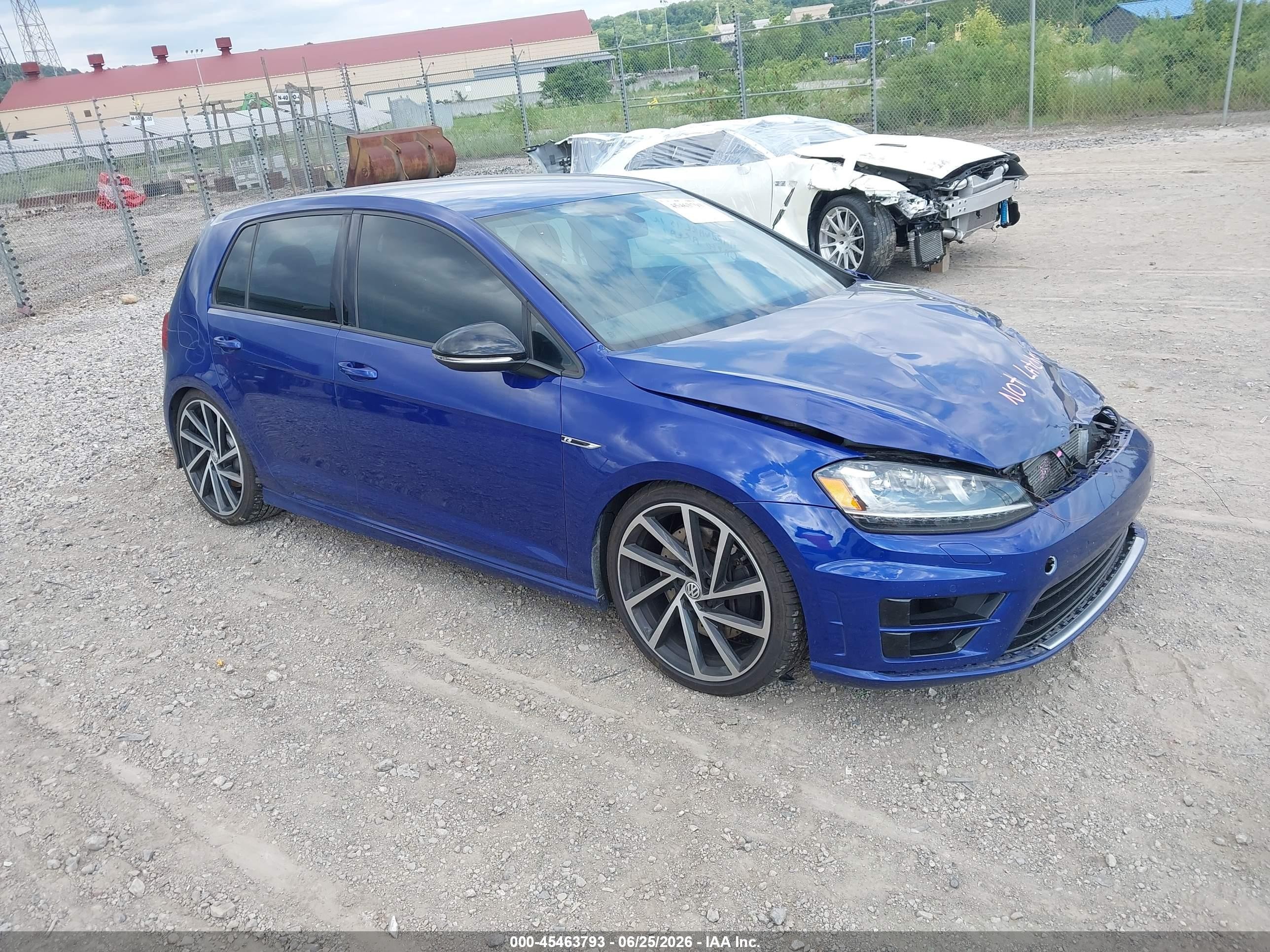 2015 Volkswagen Golf R, VIN WVWLF7AU9FW252194 — Front end
