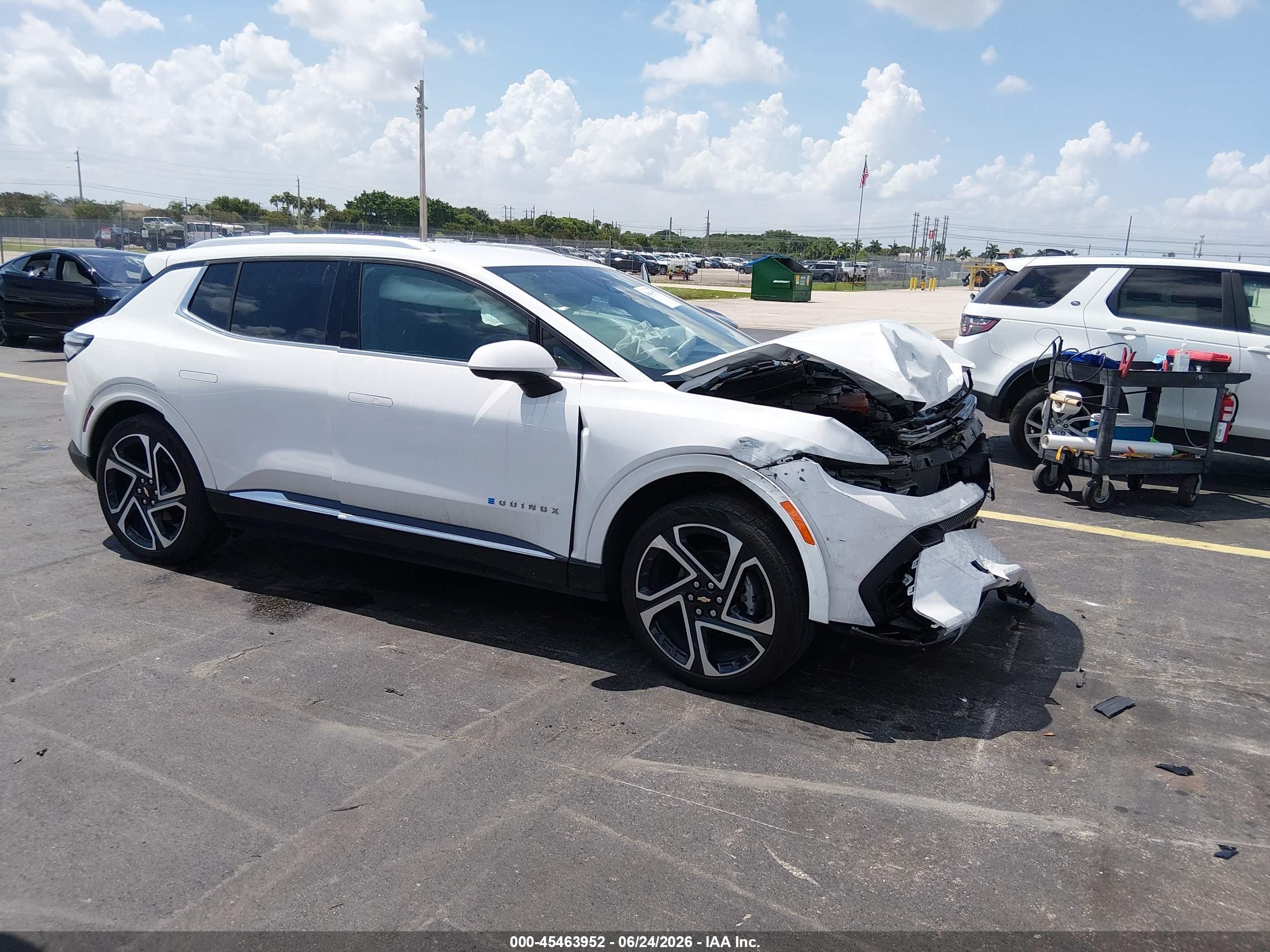 2025 Chevrolet Equinox EV LT, VIN 3GN7DLRPXSS178148 — Front end
