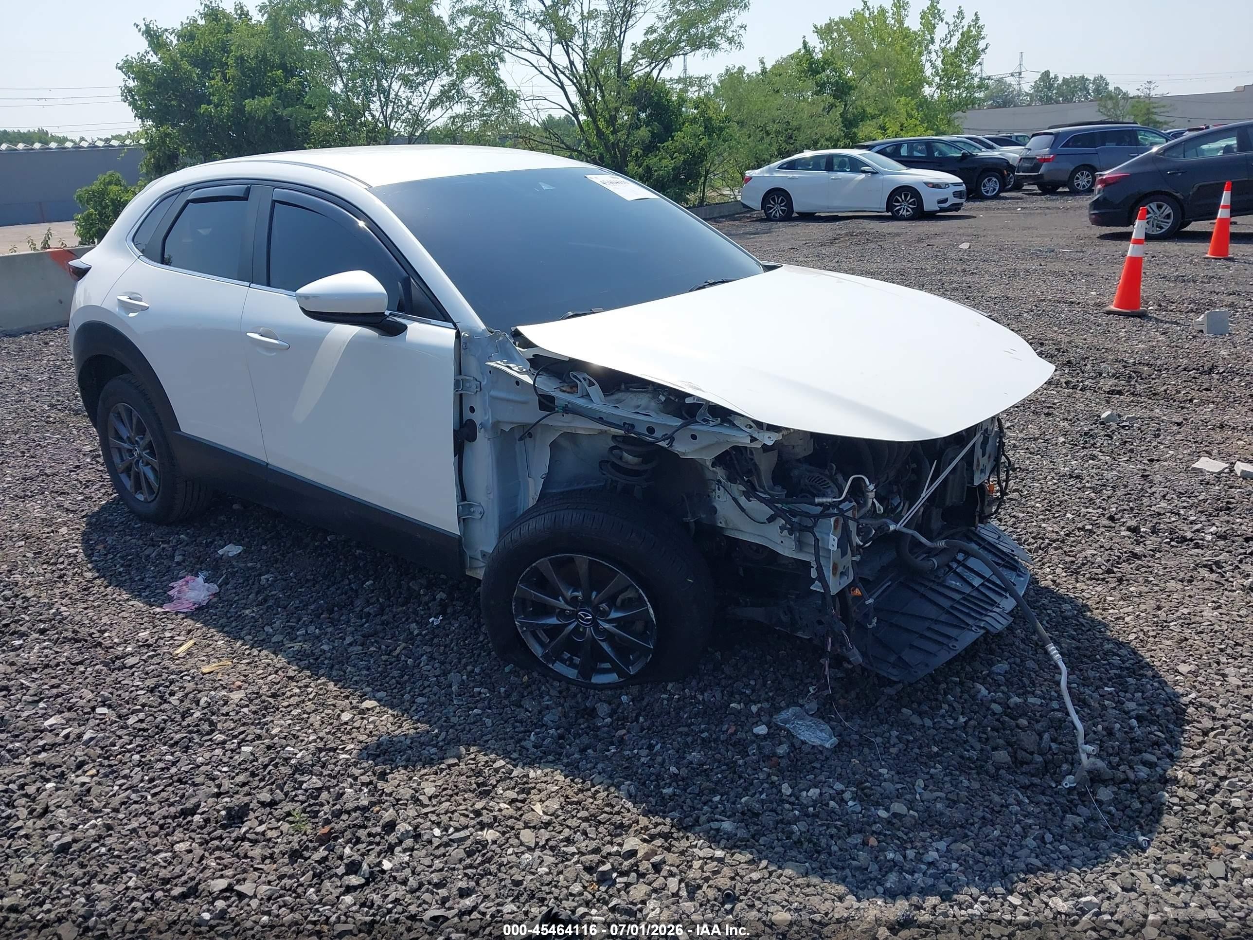 2021 Mazda CX-30 S, VIN 3MVDMBAL8MM237296 — Front end