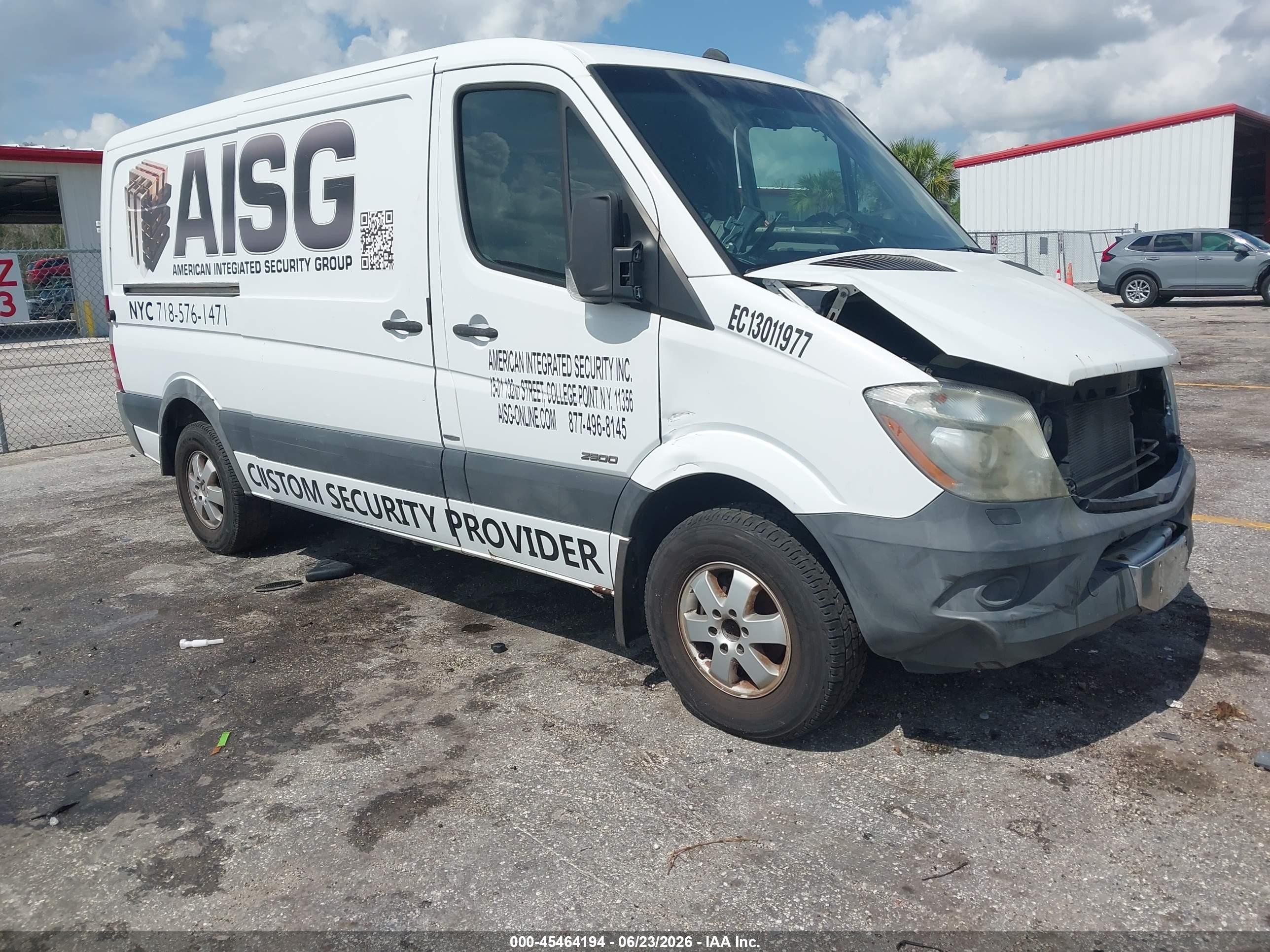 2014 Mercedes-Benz Sprinter Cargo, VIN WD3PE7CC3E5842785 — Front end
