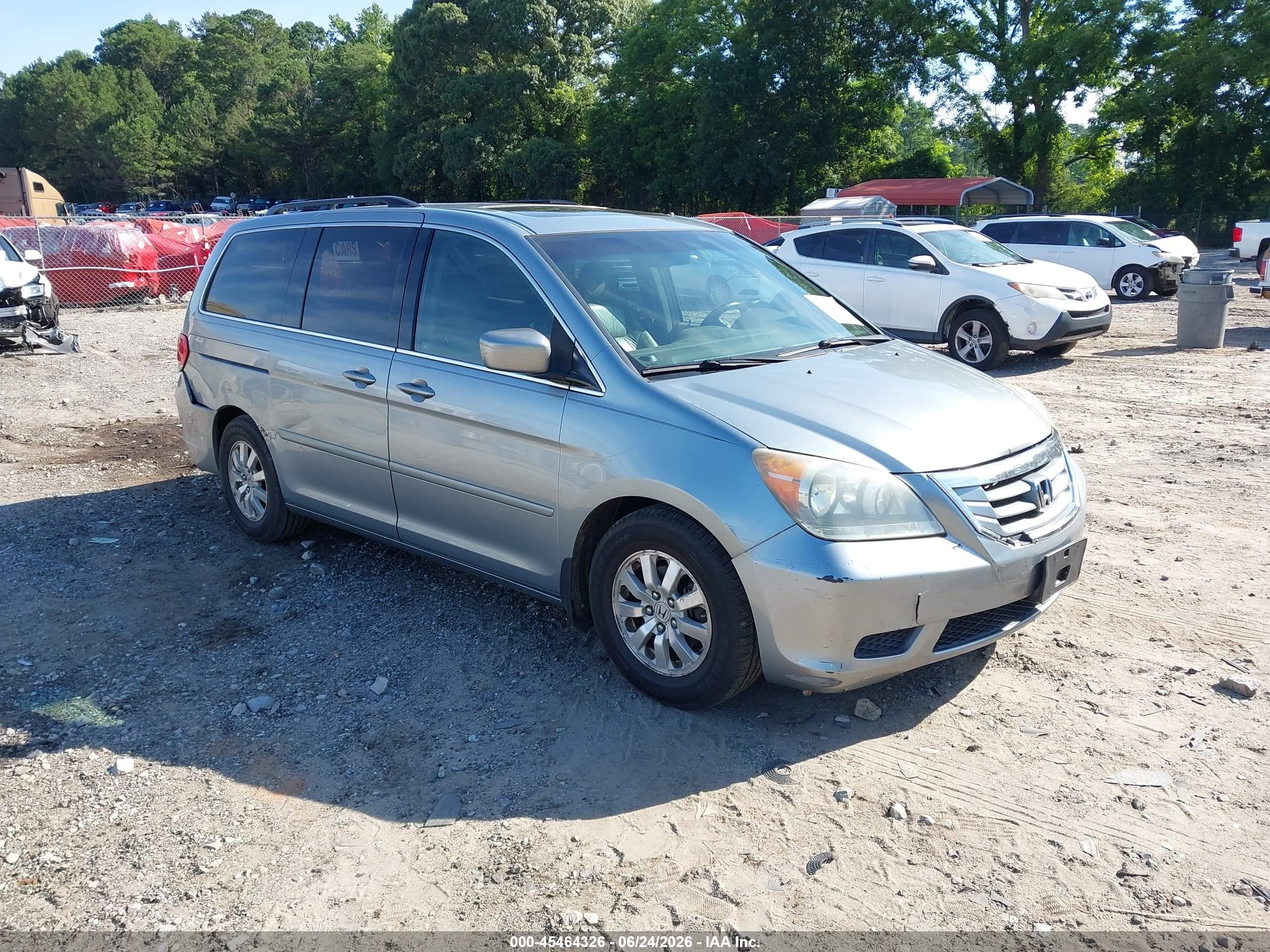 2008 Honda Odyssey EX-L, VIN 5FNRL38758B055316 — Rear end