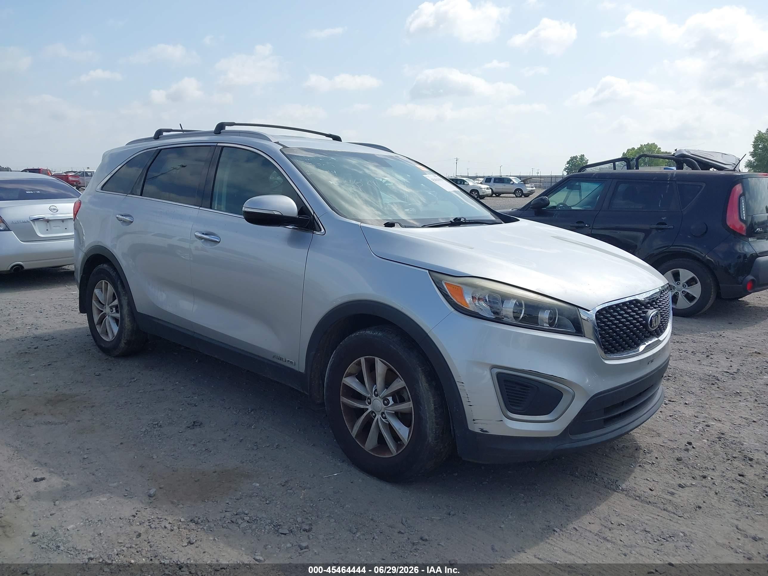 2017 Kia Sorento LX, VIN 5XYPGDA54HG231565 — Normal wear