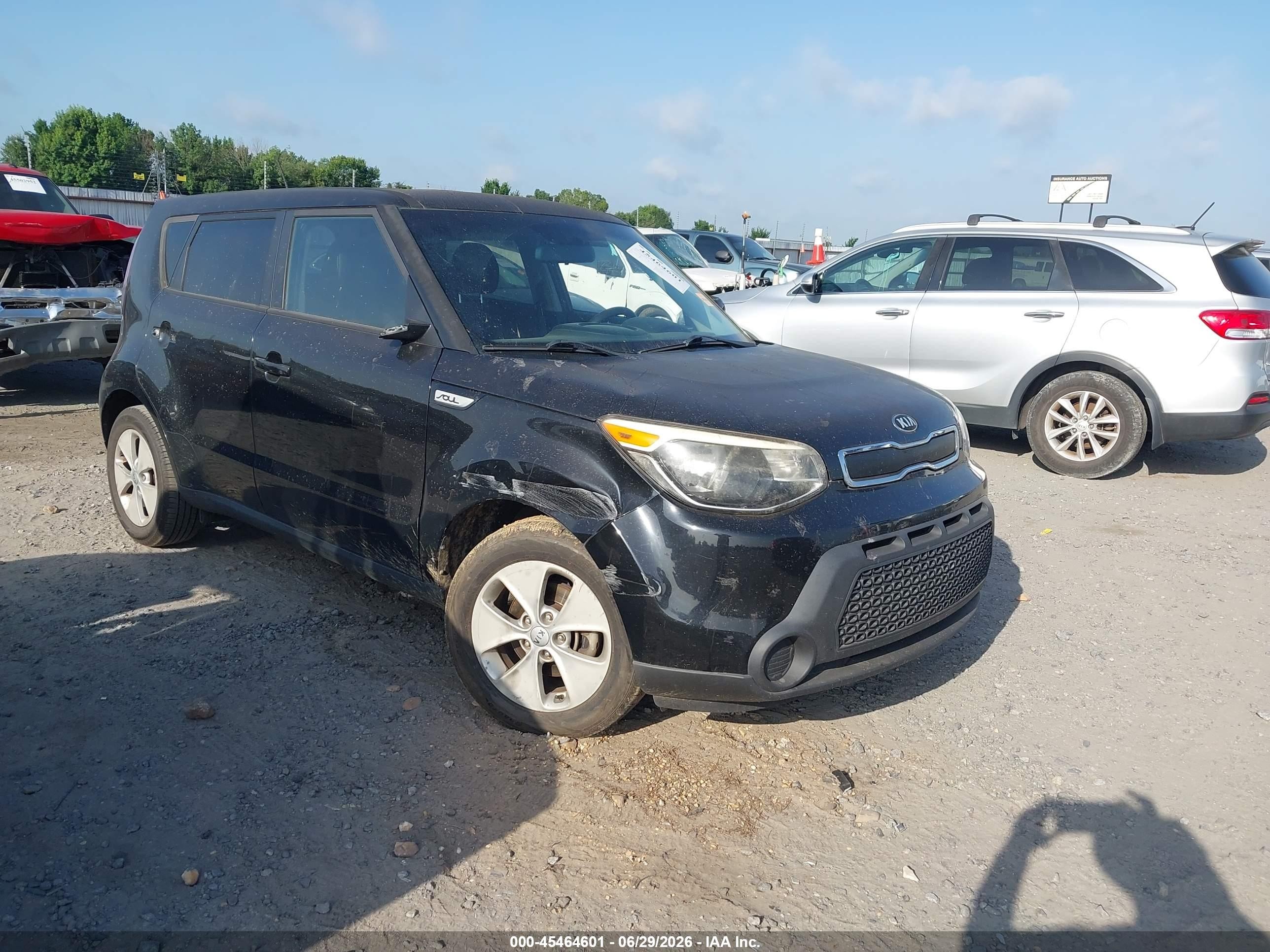 2016 Kia Soul, VIN KNDJN2A2XG7854352 — Front end