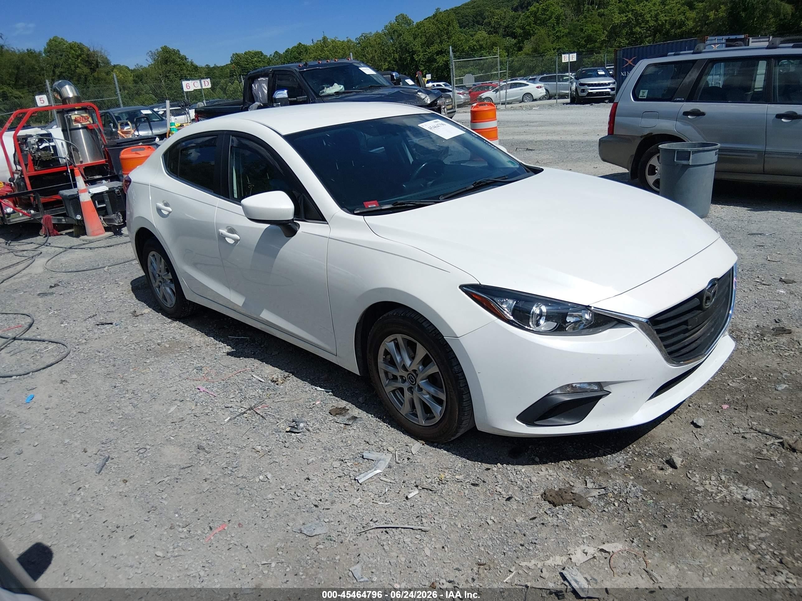 2014 Mazda 3 i Touring, VIN JM1BM1V72E1185369 — Front end