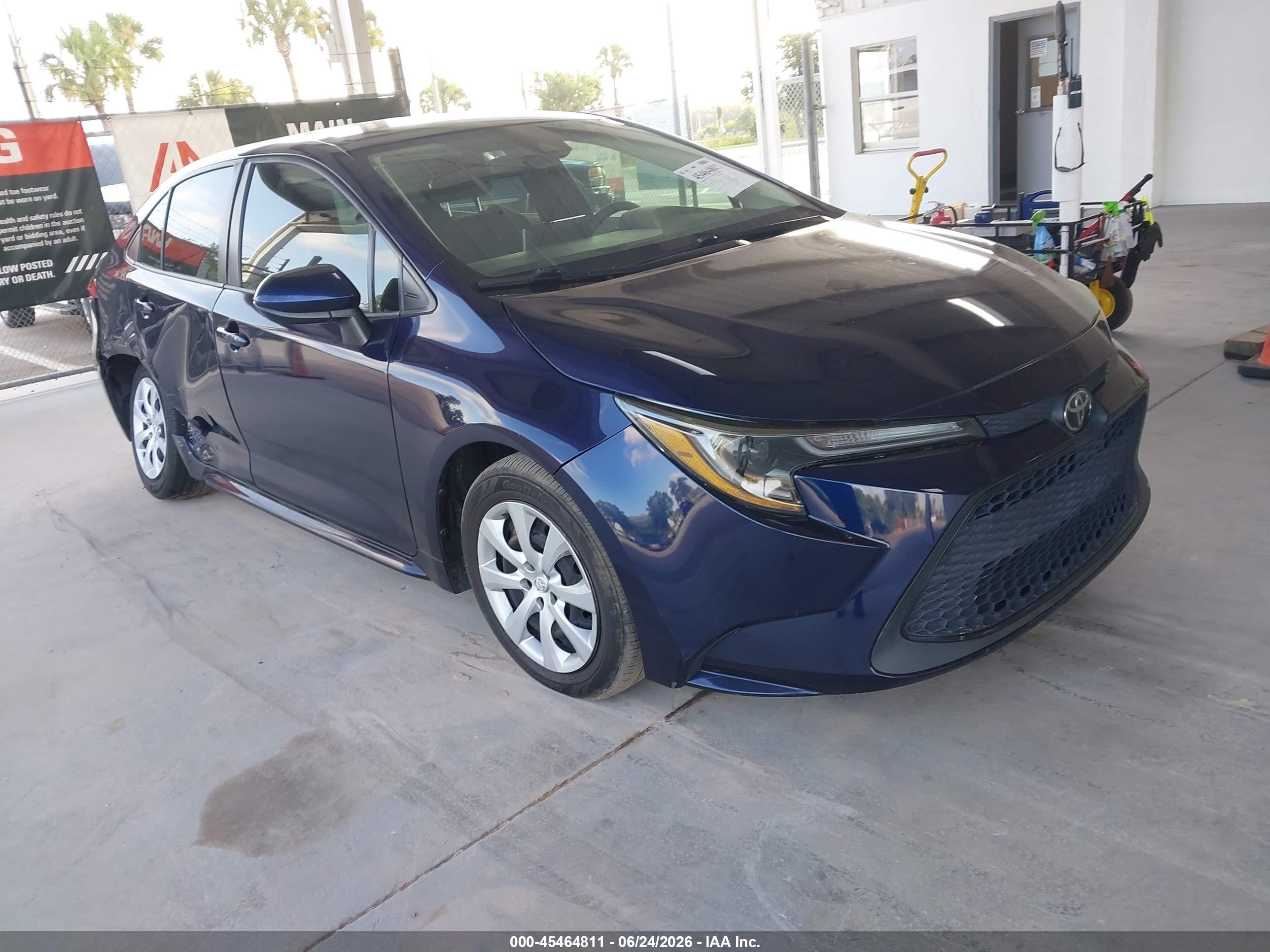 2020 Toyota Corolla LE, VIN JTDEPRAE1LJ110473 — Side