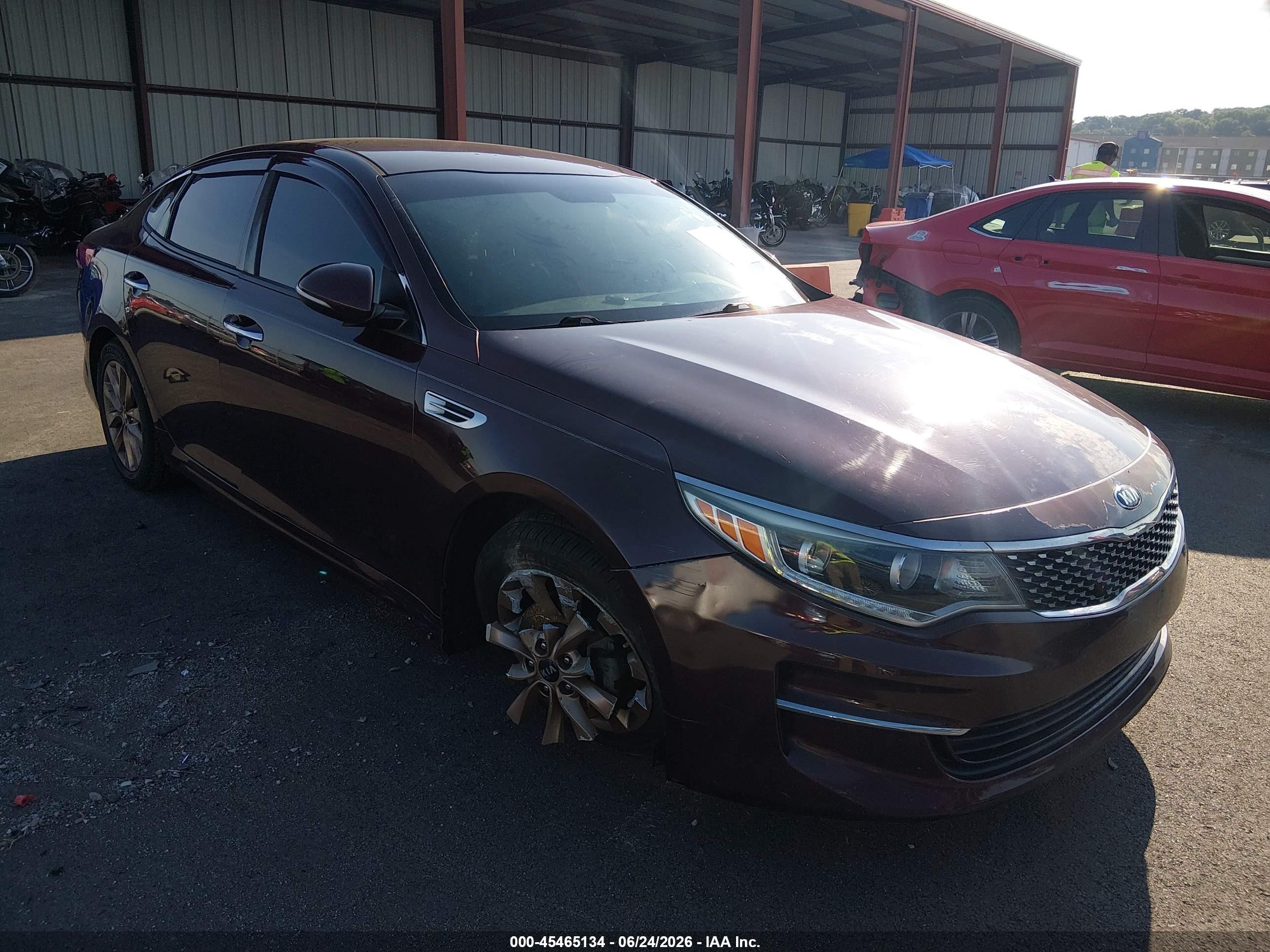 2016 Kia Optima EX, VIN 5XXGU4L3XGG003478 — Side
