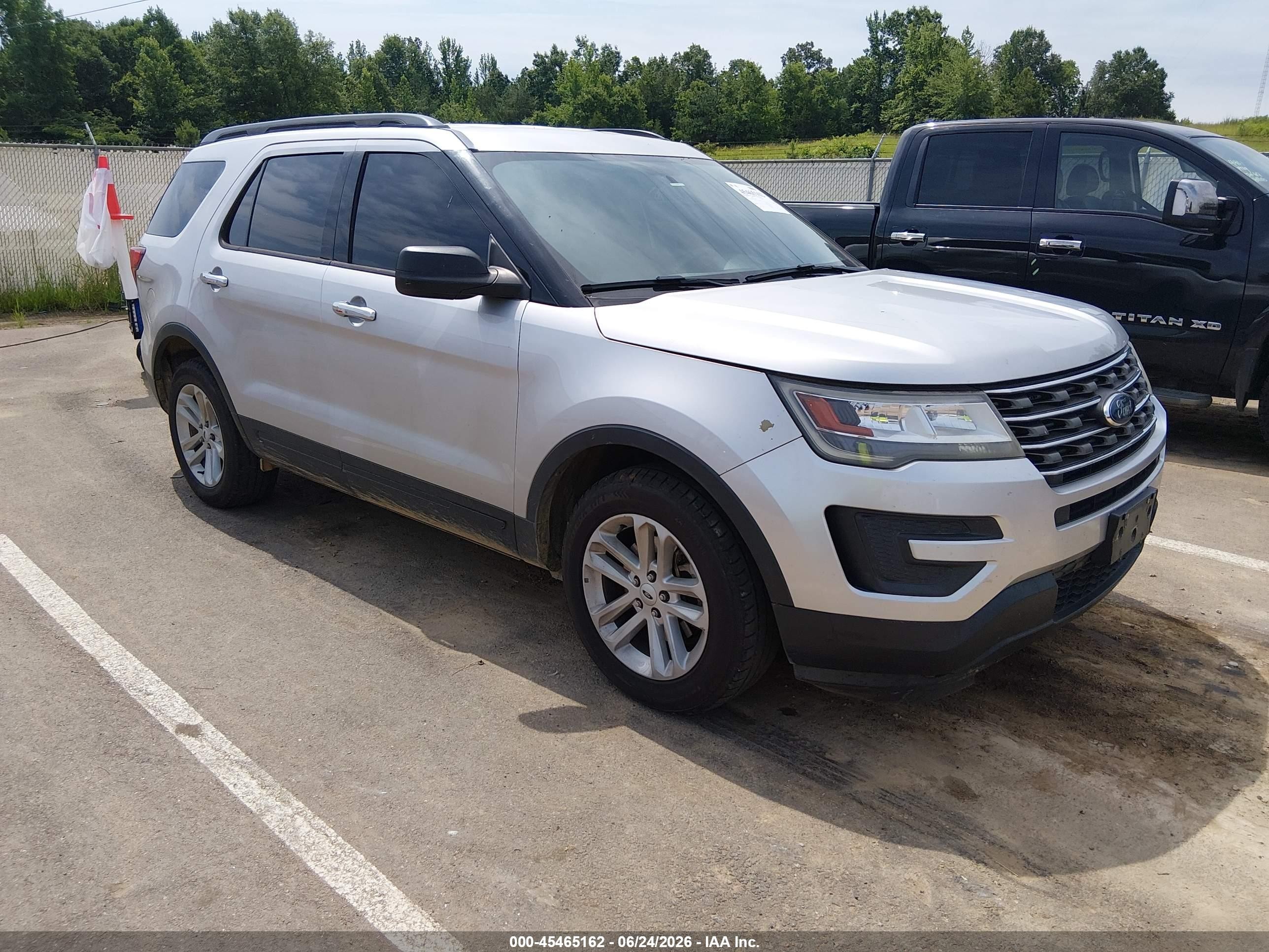 2017 Ford Explorer, VIN 1FM5K7B86HGC51616 — Side