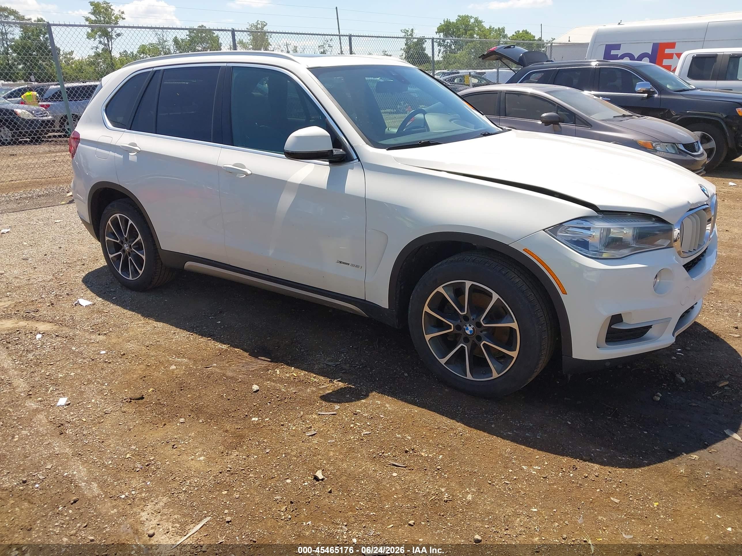 2018 BMW X5 xDrive35i, VIN 5UXKR0C55J0Y02730 — Front end