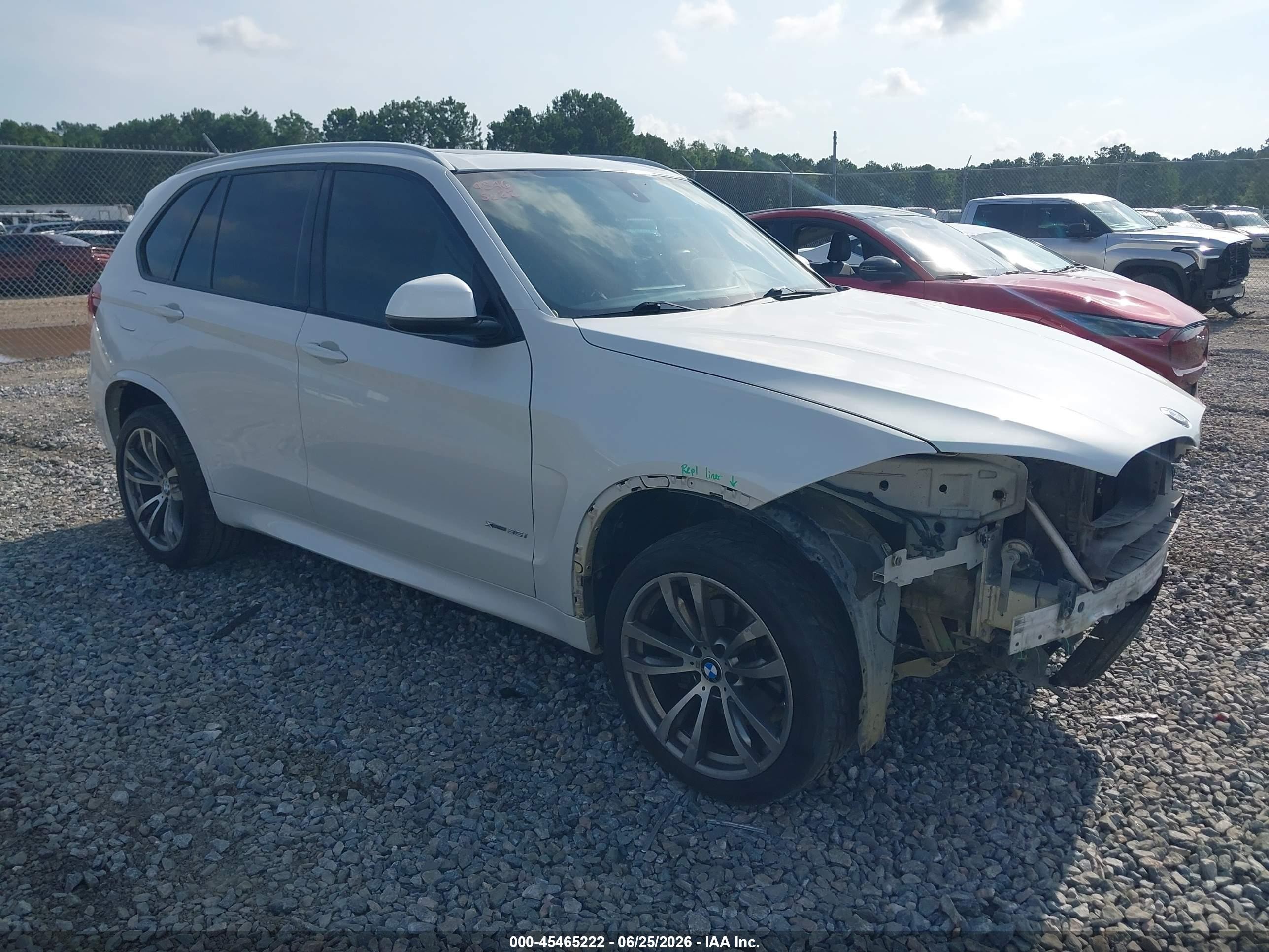 2015 BMW X5 xDrive35i, VIN 5UXKR0C50F0K53901 — Front end