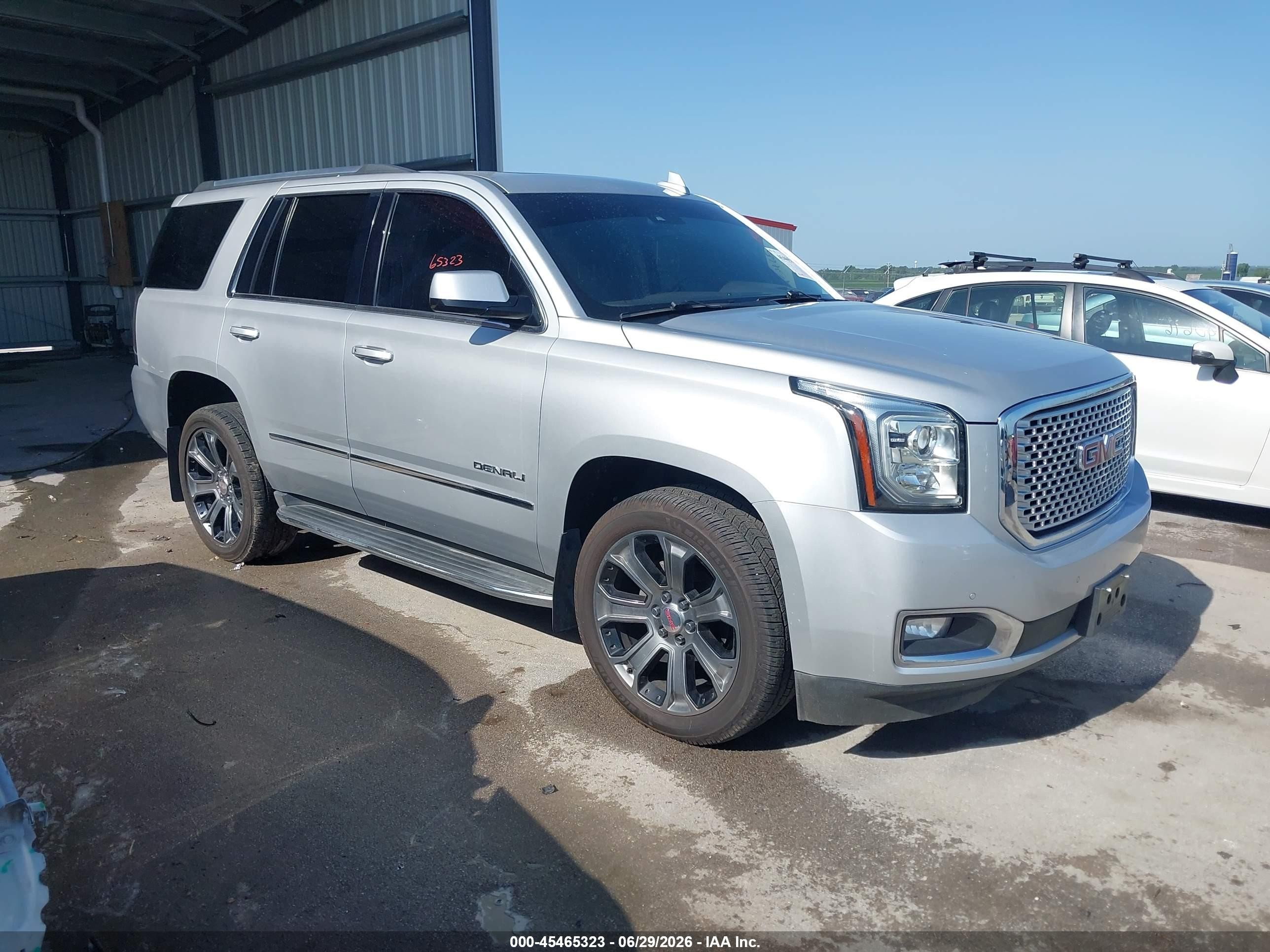 2016 GMC Yukon Denali, VIN 1GKS2CKJ6GR456153 — Зад