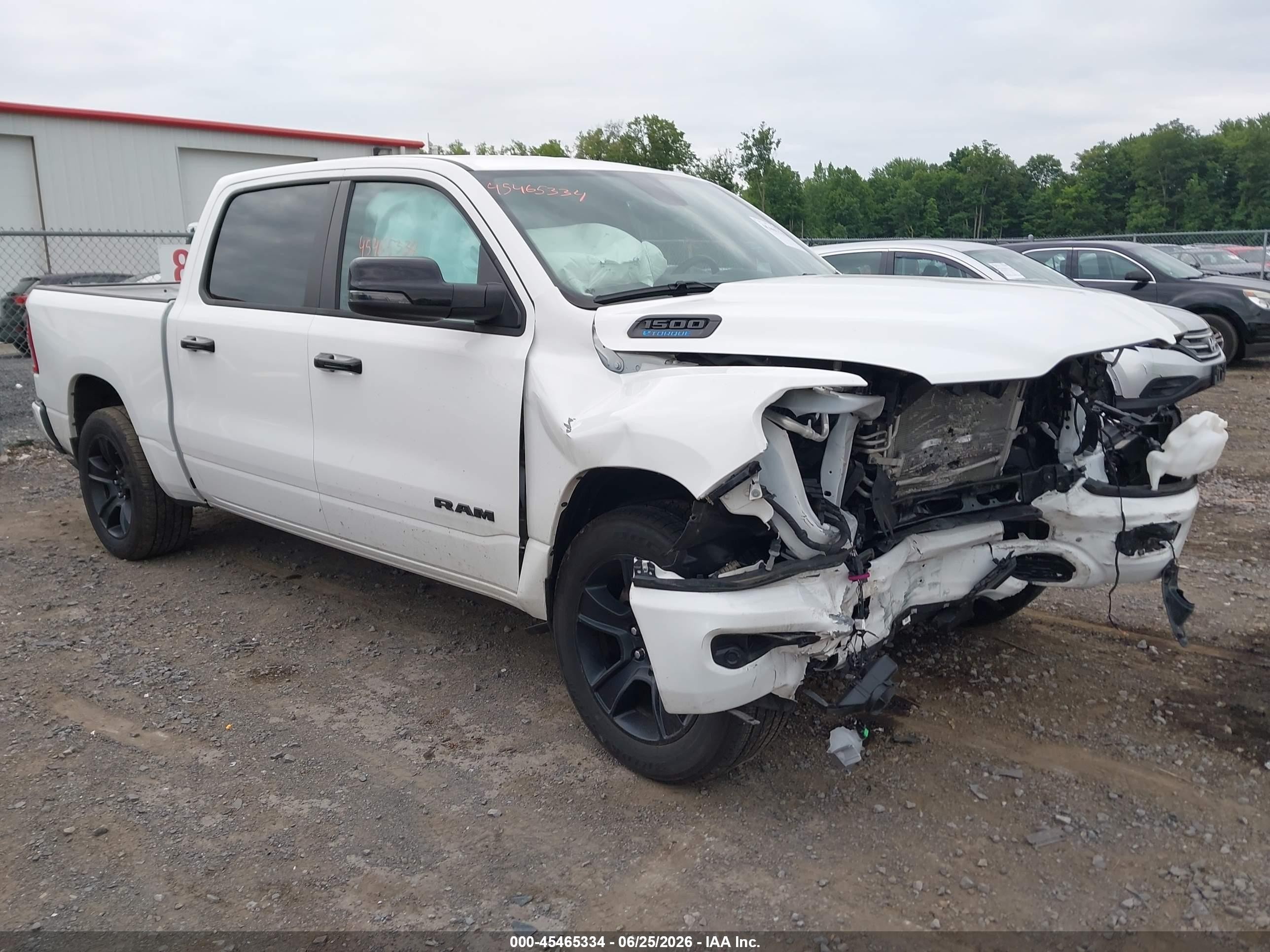 2024 Ram 1500 Big Horn, VIN 1C6RRFFG6RN116444 — Front end