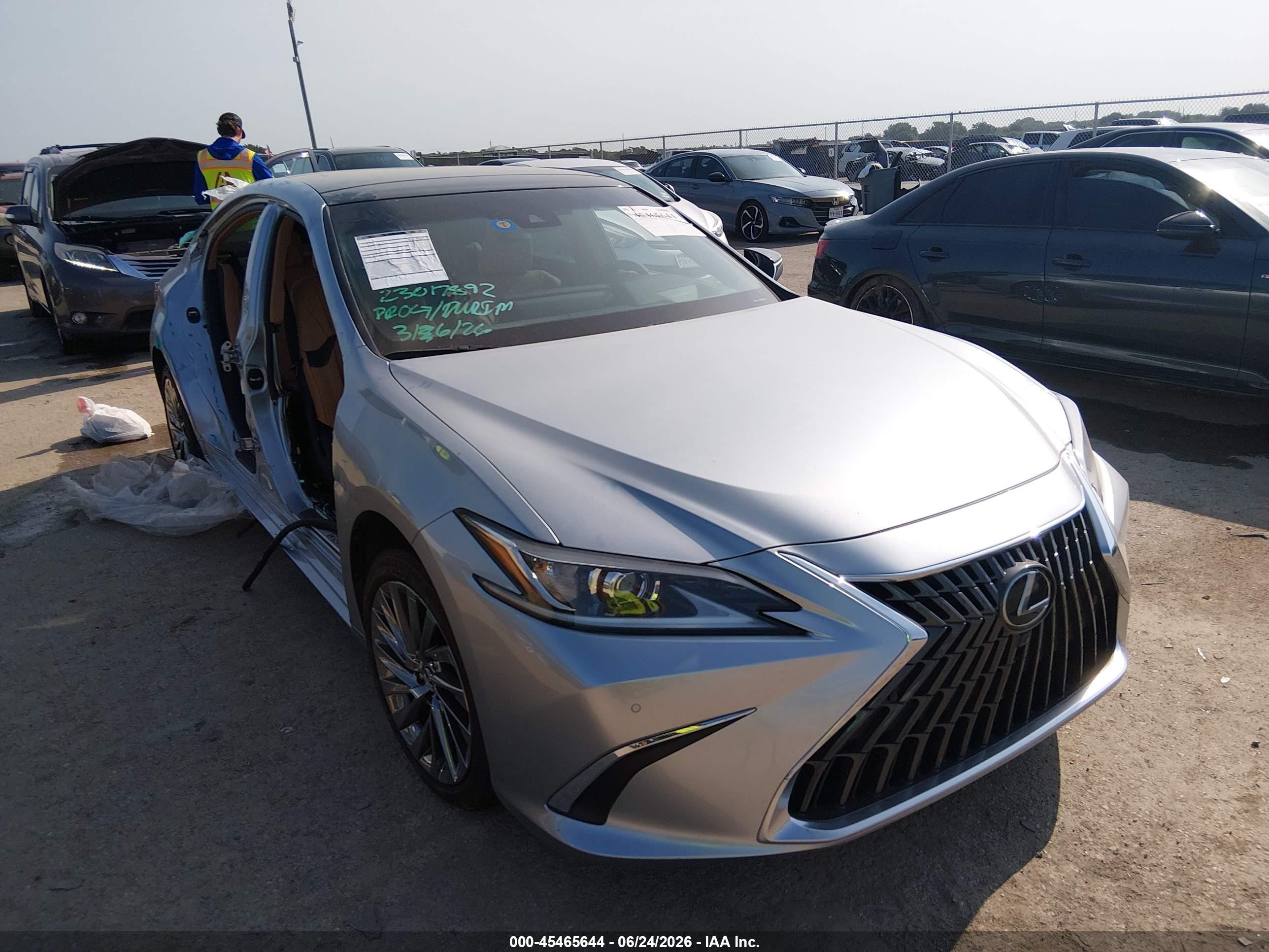 2024 Lexus ES 350 Luxury, VIN 58AEZ1B17RU183771 — Side