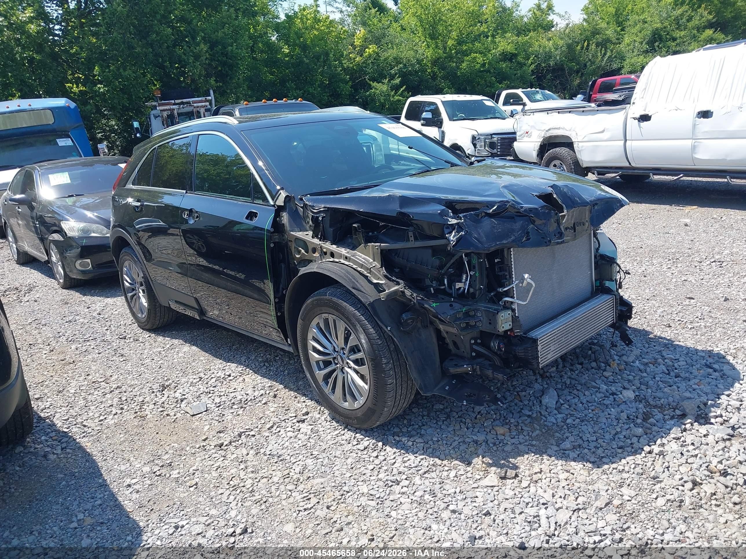2025 Cadillac XT4 AWD Premium Luxury, VIN 1GYFZDR48SF130843 — Перед