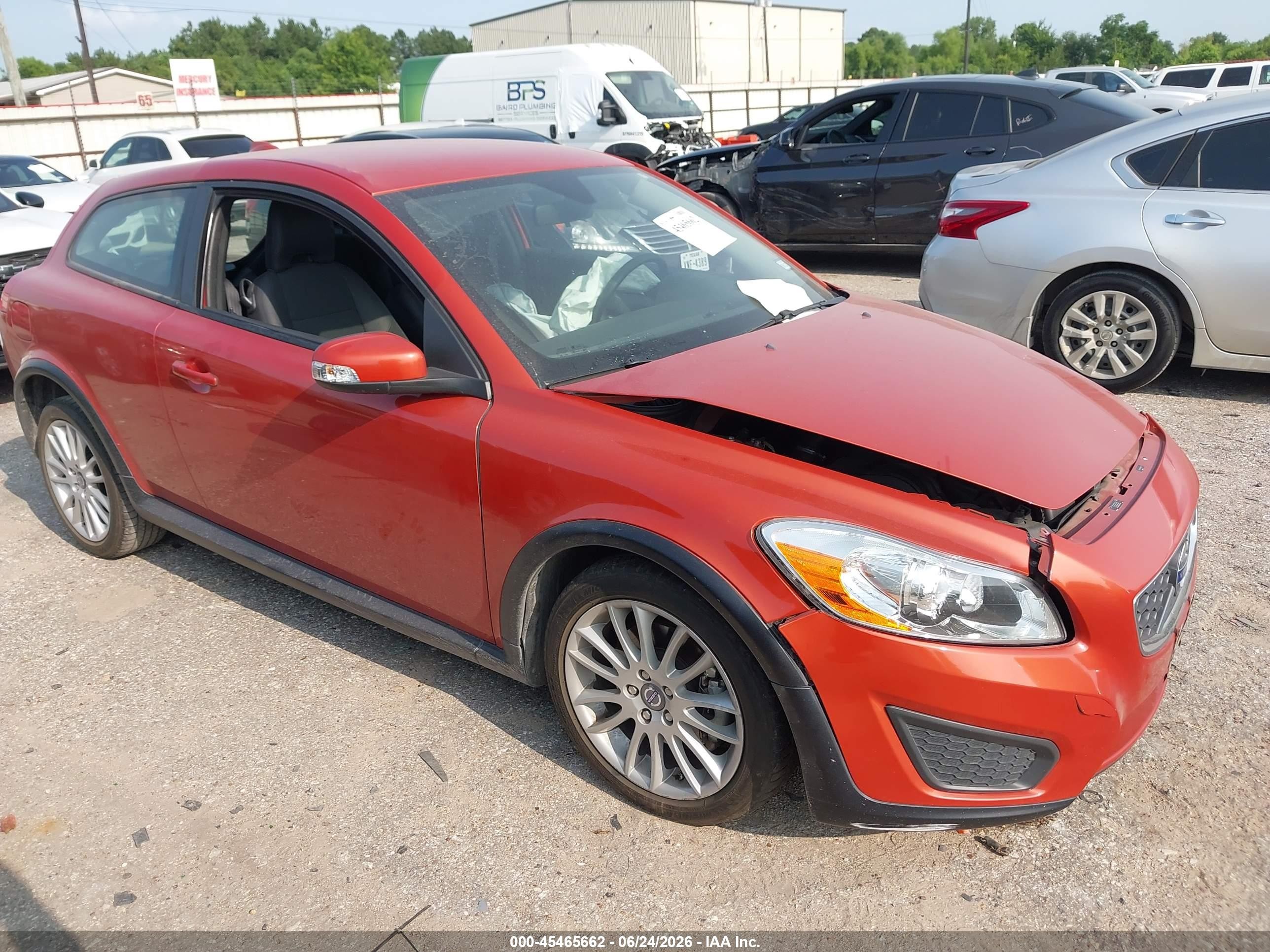 2012 Volvo C30, VIN YV1672MK9C2285362 — Front end