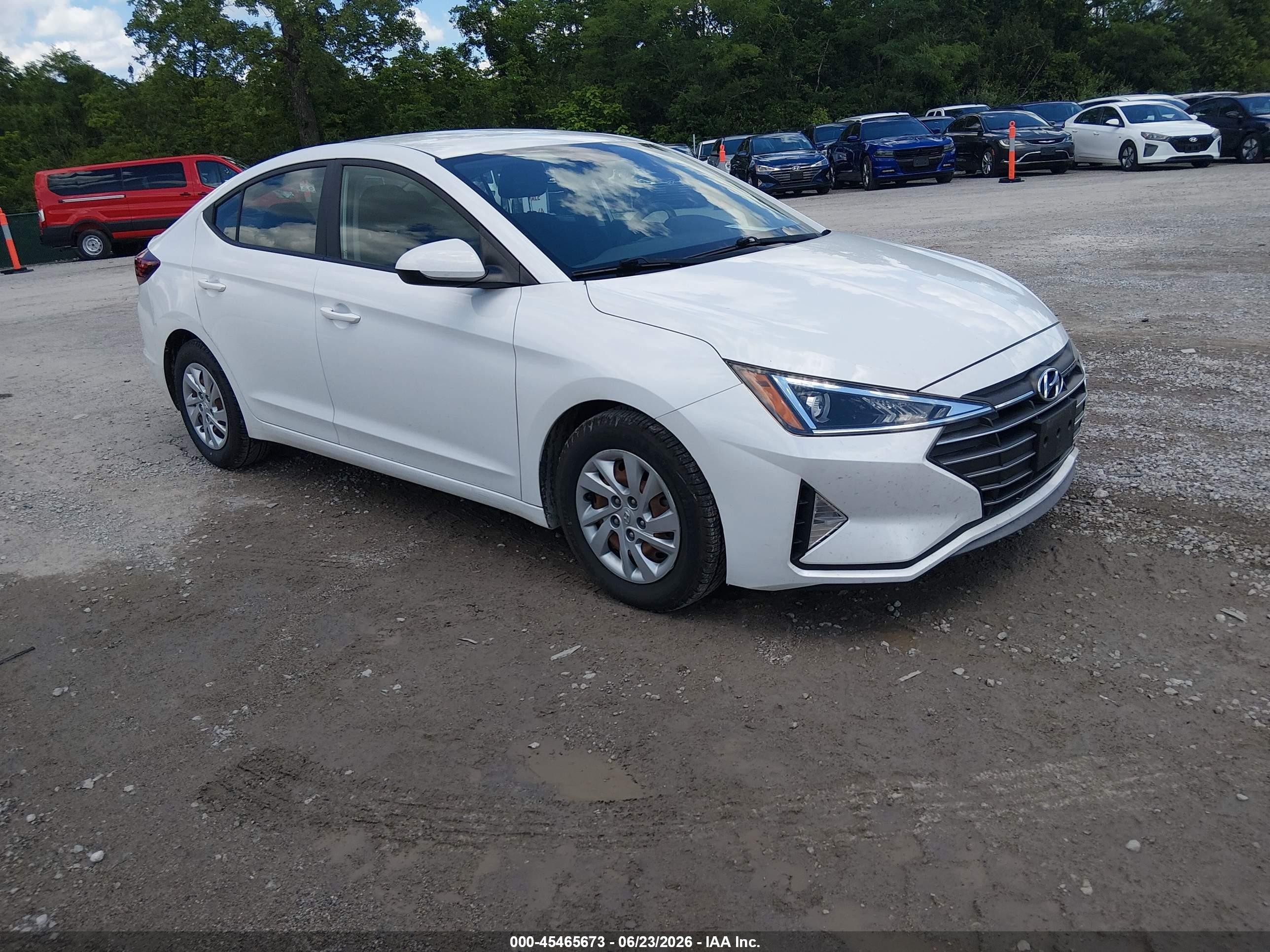 2020 Hyundai Elantra SE, VIN 5NPD74LF5LH610813 — Бок