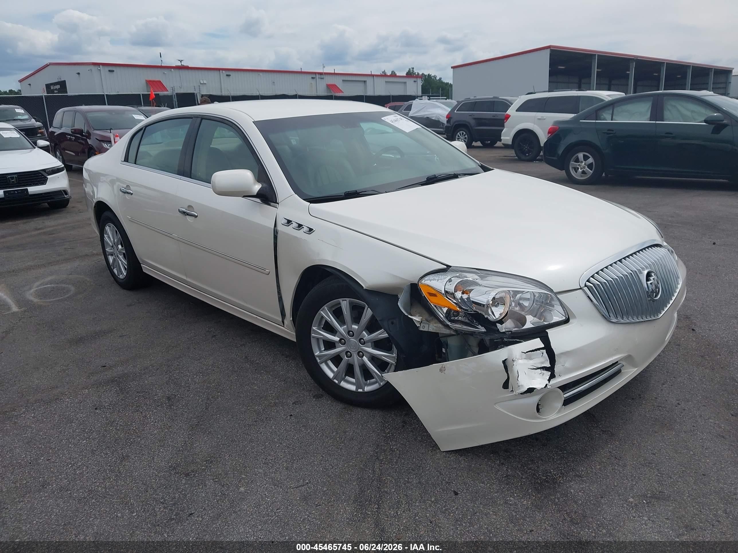 2010 Buick Lucerne CXL, VIN 1G4HC5EMXAU132756 — Front end