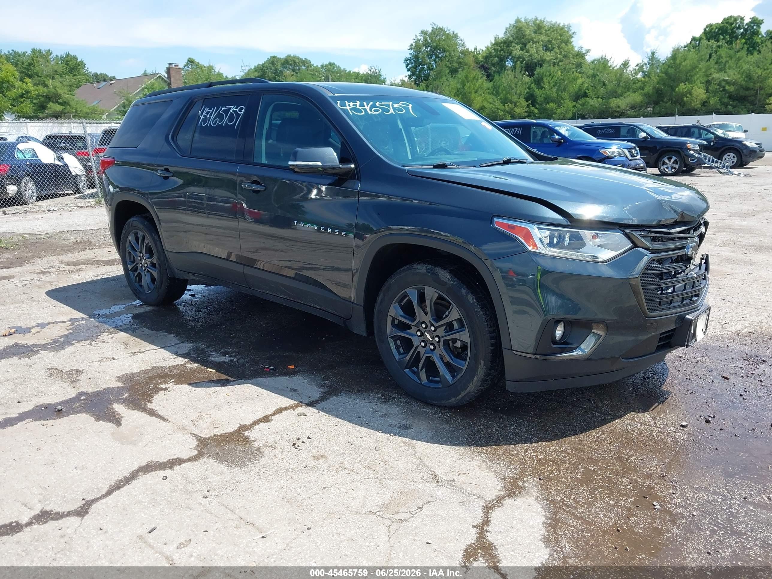 2019 Chevrolet Traverse RS, VIN 1GNEVJKW0KJ185301 — Front end