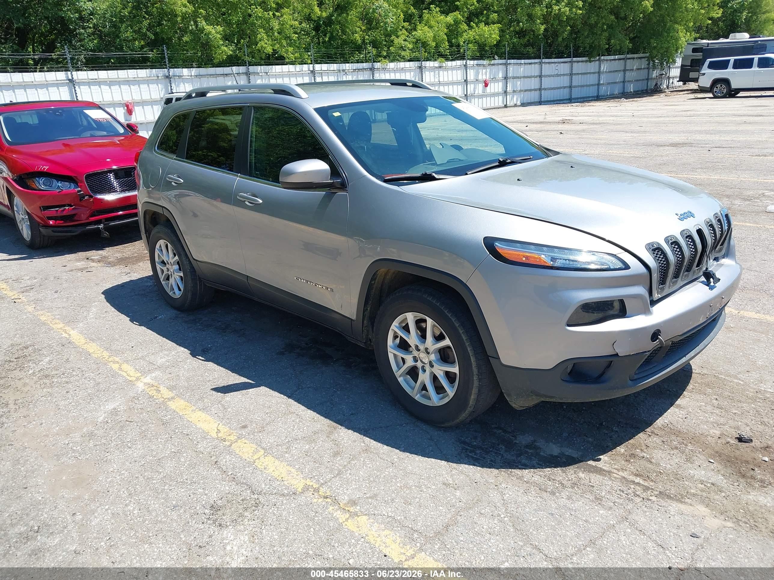2014 Jeep Cherokee Latitude, VIN 1C4PJMCS7EW203696 — Перед