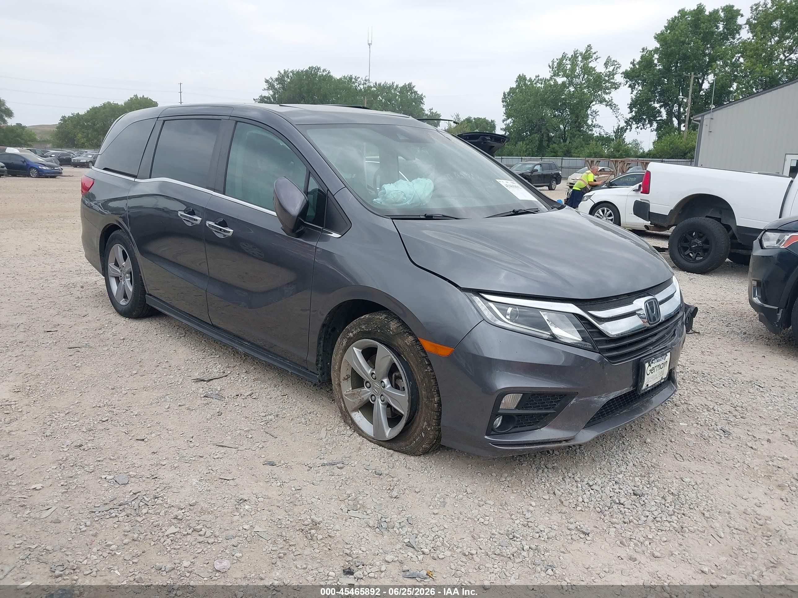2018 Honda Odyssey EX-L, VIN 5FNRL6H77JB008926 — Side