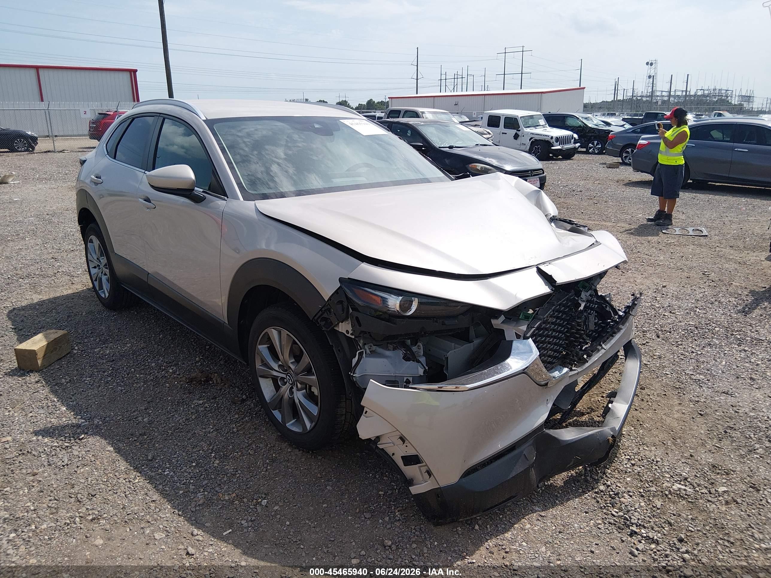 2023 Mazda CX-30 S Select, VIN 3MVDMBBM3PM527506 — Front end