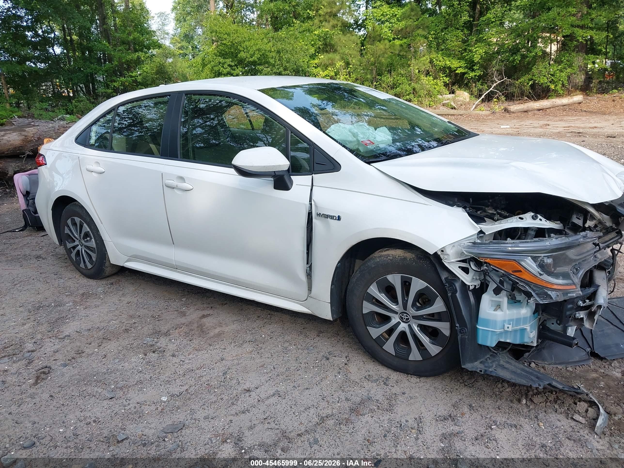 2021 Toyota Corolla Hybrid LE, VIN JTDEAMDE1MJ011525 — Front end